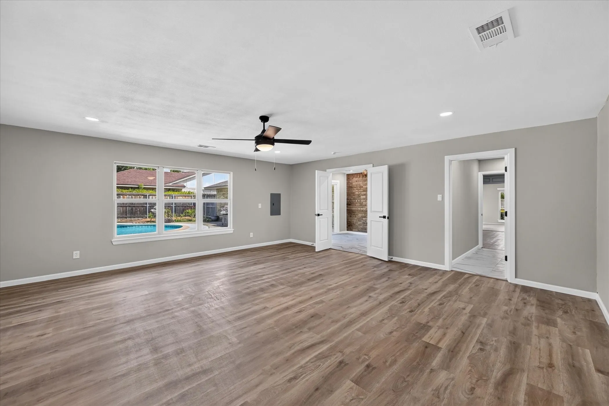 Single Family Residence For Sale in Dallas County , 215 Roma Drive, Duncanville, Texas 75116, 4 Bedroom, 3 Bathroom, 2 Garage spaces, 2,523 Sqft, built in 1975, mls#21386674, Real Estate Agent in Duncanville, Homes For Sale in Dallas county, Homes For Sale in Duncanville, Realtor in Duncanville Texas, Real Estate Brokerage Independent Realty Texas, Luminita Cordes Realtor