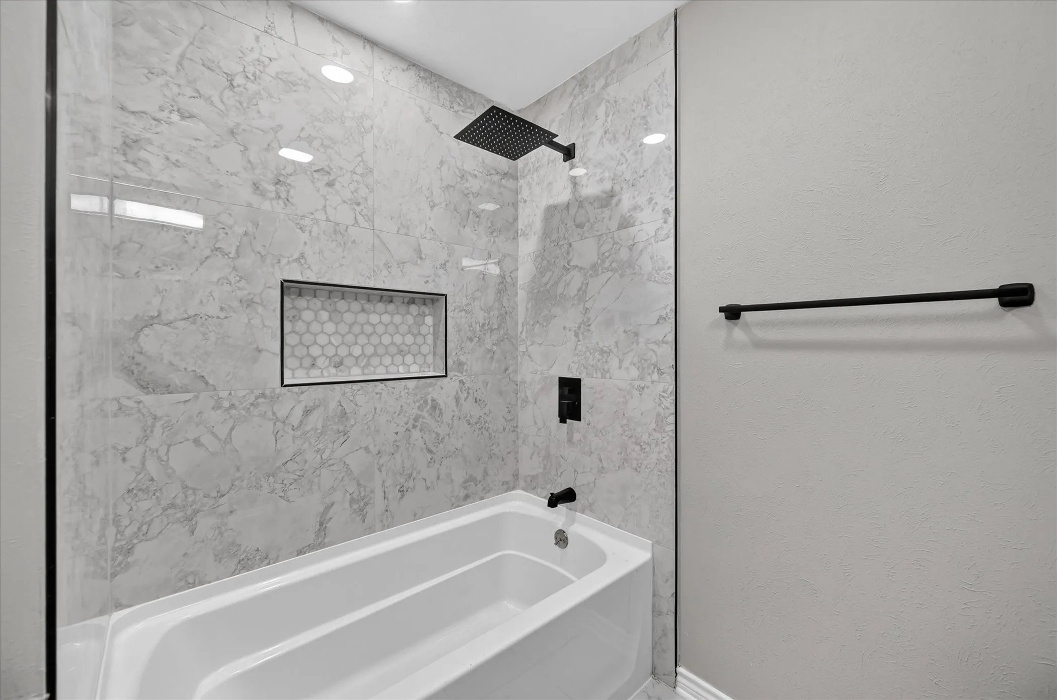 Single Family Residence For Sale in Dallas County , 215 Roma Drive, Duncanville, Texas 75116, 4 Bedroom, 3 Bathroom, 2 Garage spaces, 2,523 Sqft, built in 1975, mls#21386674, Real Estate Agent in Duncanville, Homes For Sale in Dallas county, Homes For Sale in Duncanville, Realtor in Duncanville Texas, Real Estate Brokerage Independent Realty Texas, Luminita Cordes Realtor