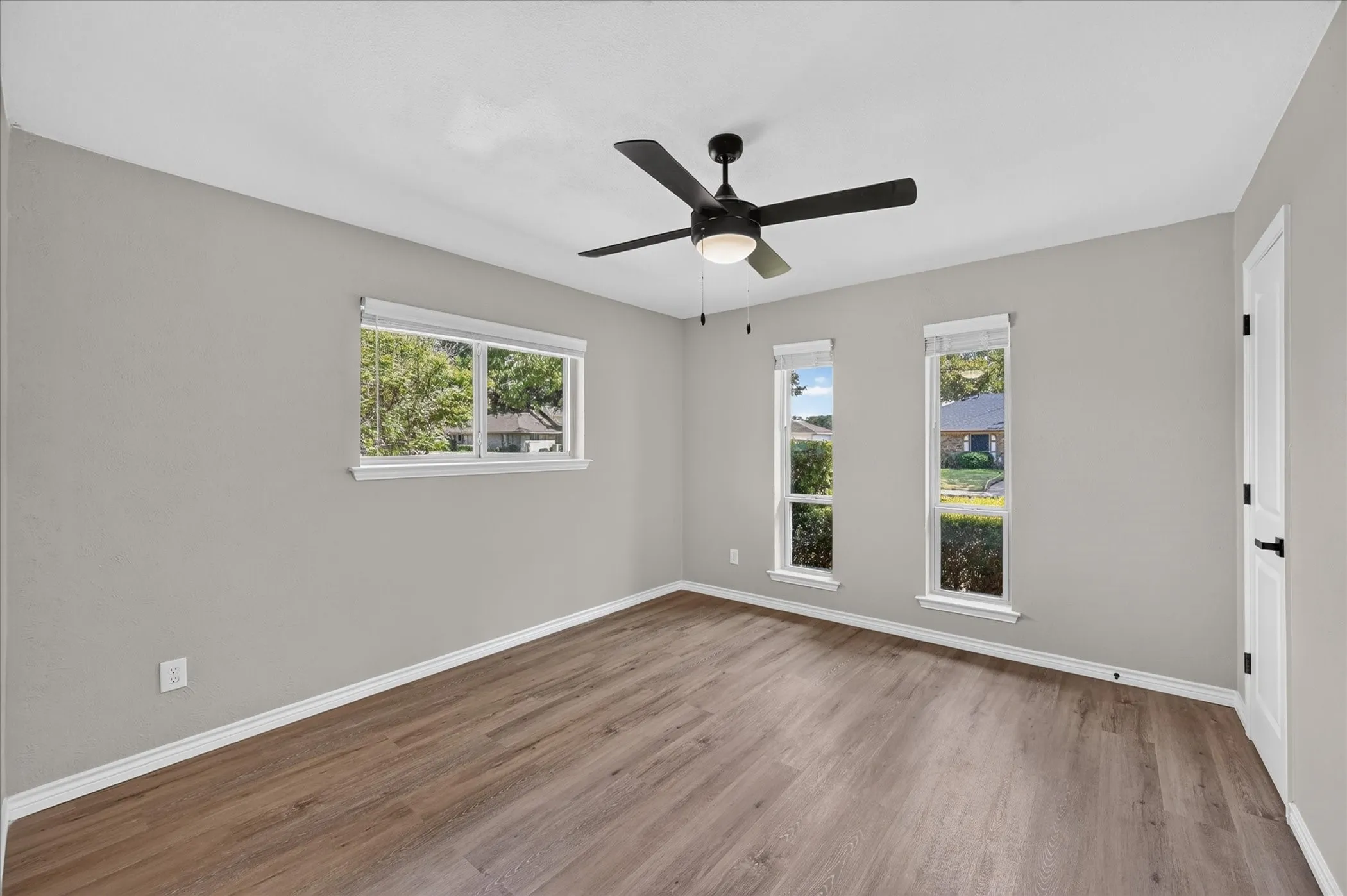 Single Family Residence For Sale in Dallas County , 215 Roma Drive, Duncanville, Texas 75116, 4 Bedroom, 3 Bathroom, 2 Garage spaces, 2,523 Sqft, built in 1975, mls#21386674, Real Estate Agent in Duncanville, Homes For Sale in Dallas county, Homes For Sale in Duncanville, Realtor in Duncanville Texas, Real Estate Brokerage Independent Realty Texas, Luminita Cordes Realtor