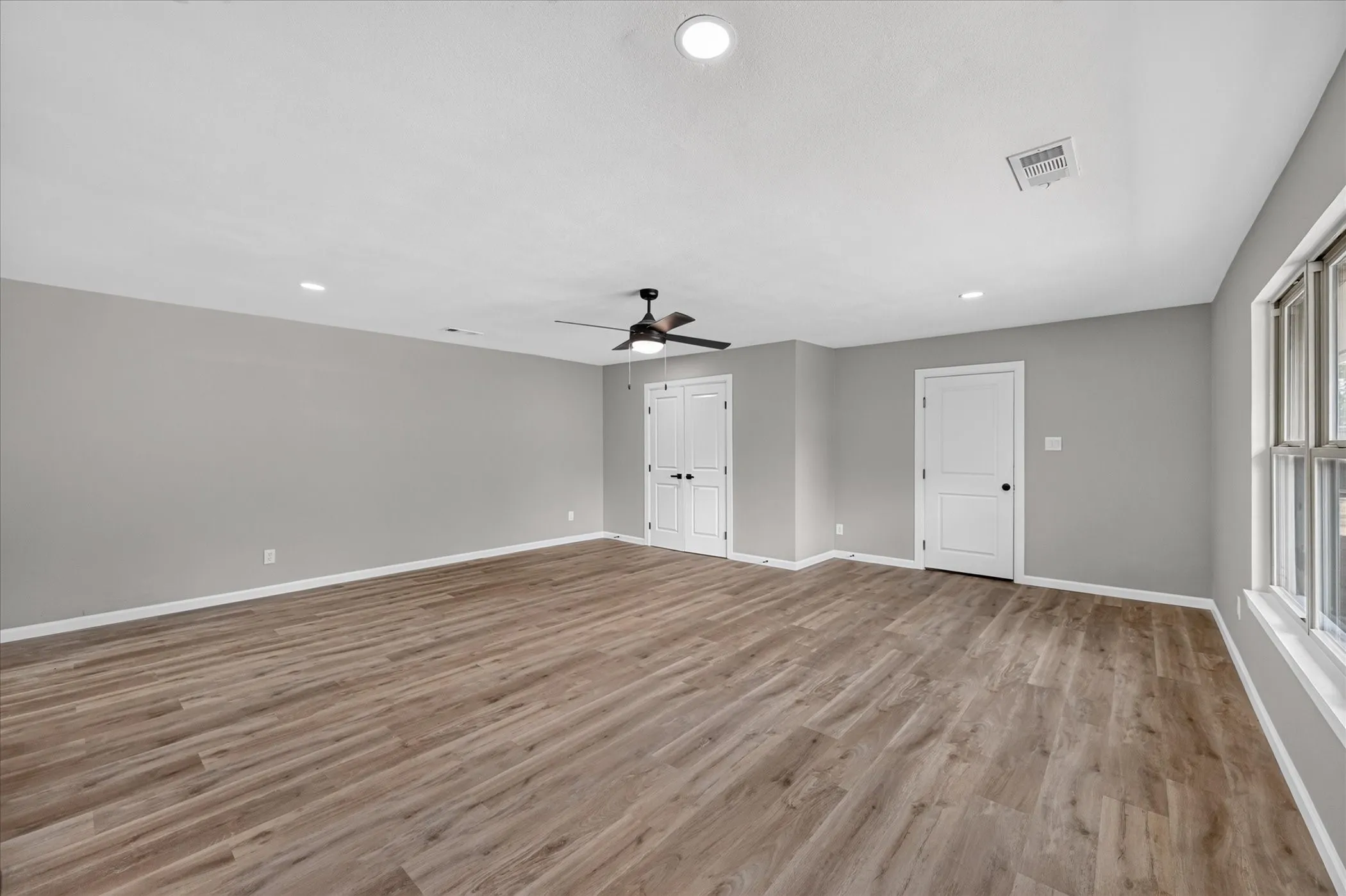 Single Family Residence For Sale in Dallas County , 215 Roma Drive, Duncanville, Texas 75116, 4 Bedroom, 3 Bathroom, 2 Garage spaces, 2,523 Sqft, built in 1975, mls#21386674, Real Estate Agent in Duncanville, Homes For Sale in Dallas county, Homes For Sale in Duncanville, Realtor in Duncanville Texas, Real Estate Brokerage Independent Realty Texas, Luminita Cordes Realtor