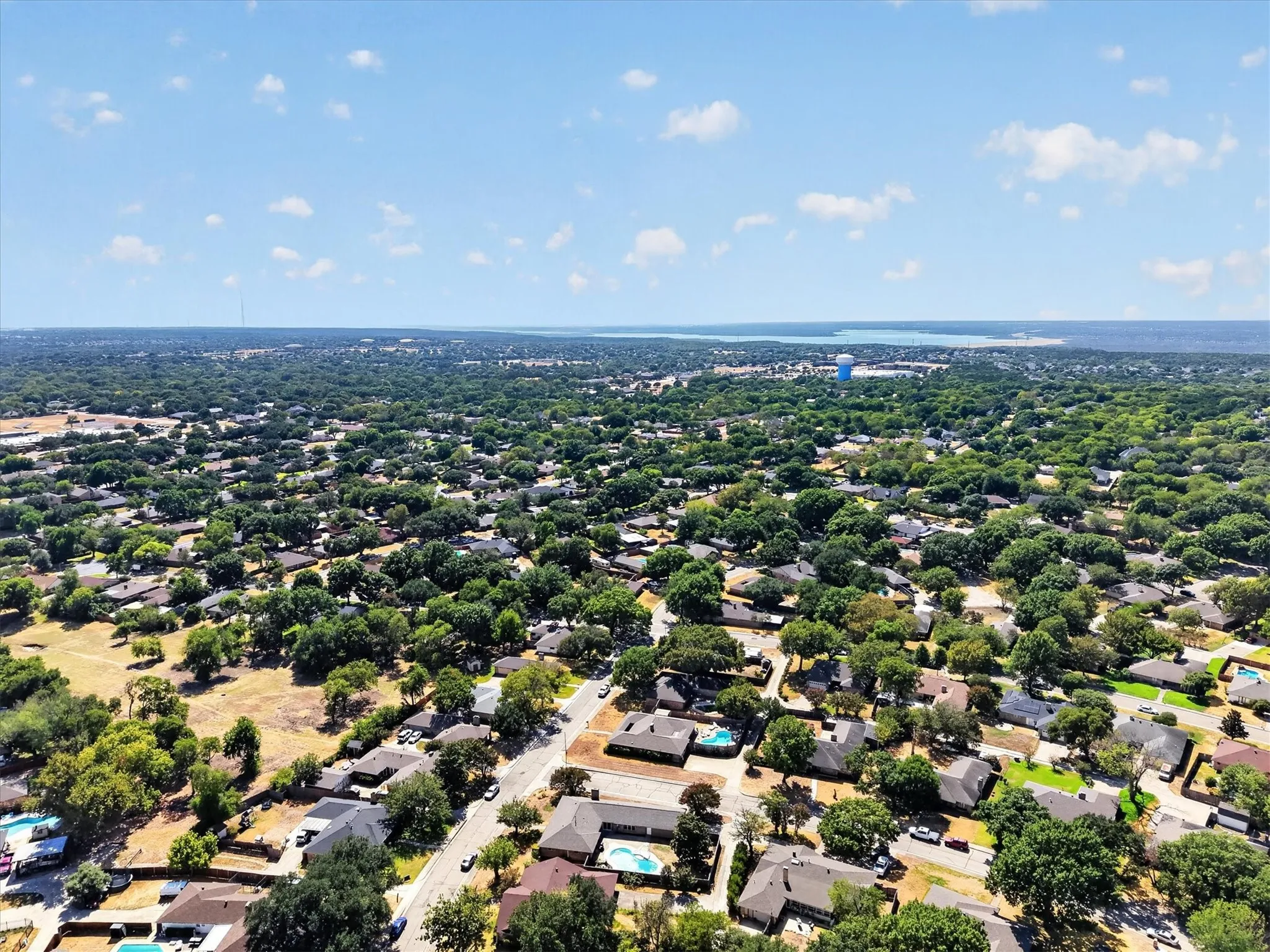 Single Family Residence For Sale in Dallas County , 215 Roma Drive, Duncanville, Texas 75116, 4 Bedroom, 3 Bathroom, 2 Garage spaces, 2,523 Sqft, built in 1975, mls#21386674, Real Estate Agent in Duncanville, Homes For Sale in Dallas county, Homes For Sale in Duncanville, Realtor in Duncanville Texas, Real Estate Brokerage Independent Realty Texas, Luminita Cordes Realtor