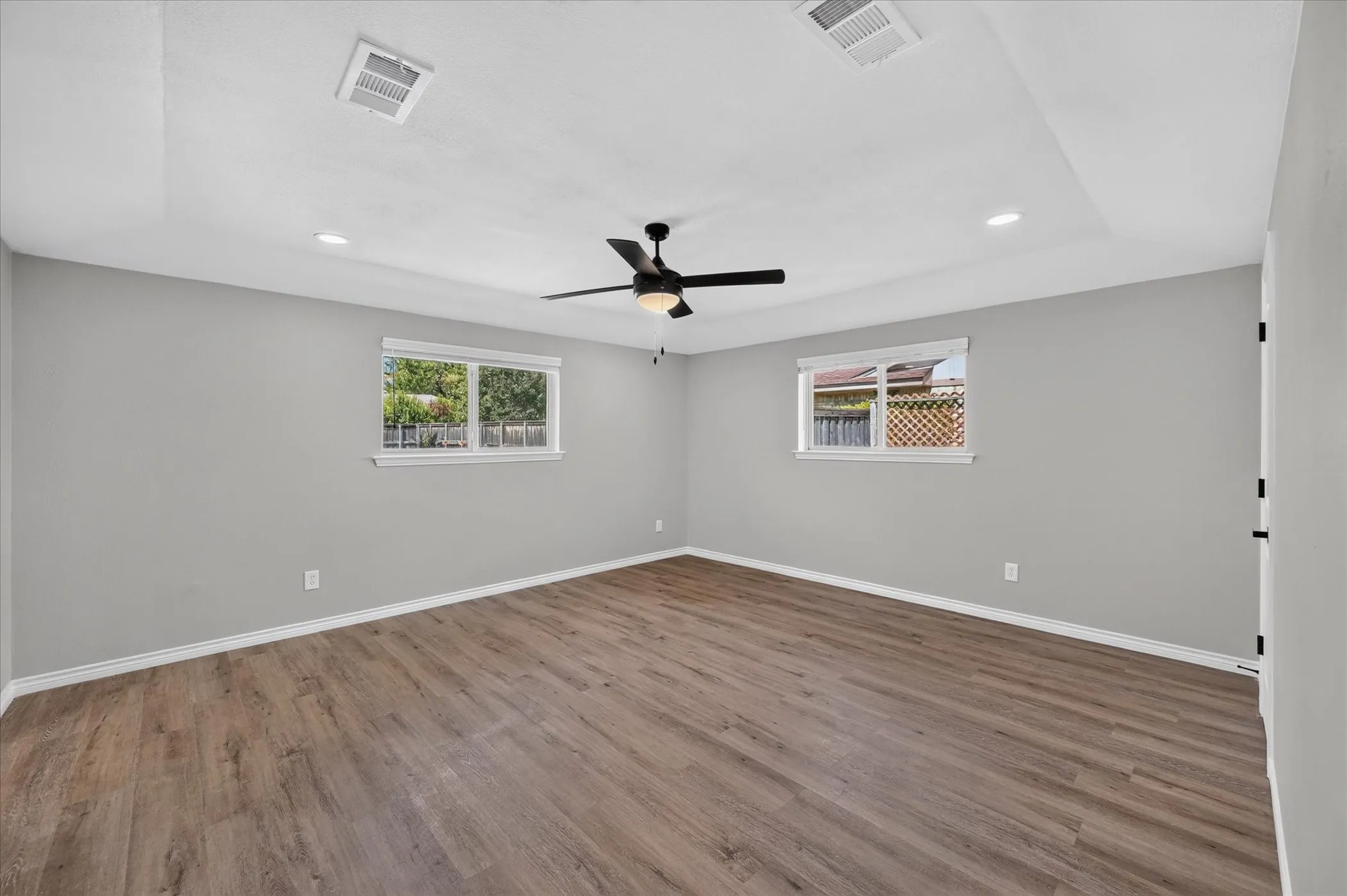 Single Family Residence For Sale in Dallas County , 215 Roma Drive, Duncanville, Texas 75116, 4 Bedroom, 3 Bathroom, 2 Garage spaces, 2,523 Sqft, built in 1975, mls#21386674, Real Estate Agent in Duncanville, Homes For Sale in Dallas county, Homes For Sale in Duncanville, Realtor in Duncanville Texas, Real Estate Brokerage Independent Realty Texas, Luminita Cordes Realtor