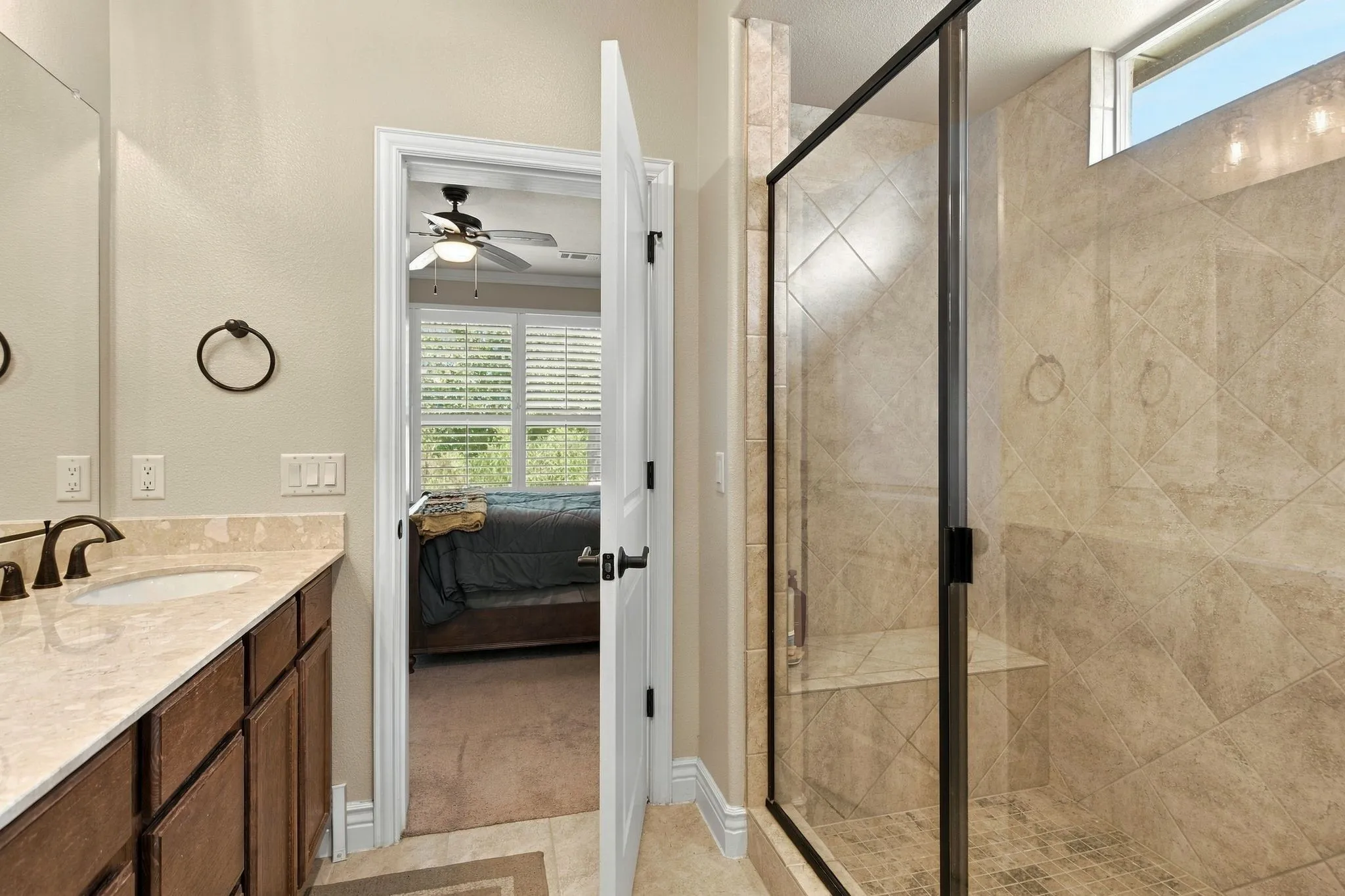 Single Family Residence For Sale in Denton County , 10304 Claystone Drive, Denton, Texas 76207, 2 Bedroom, 2 Bathroom, 2 Garage spaces, 1,417 Sqft, built in 2019, mls#21383049, Real Estate Agent in Denton, Homes For Sale in Denton county, Homes For Sale in Denton, Realtor in Denton Texas, Real Estate Brokerage Independent Realty Texas, Luminita Cordes Realtor