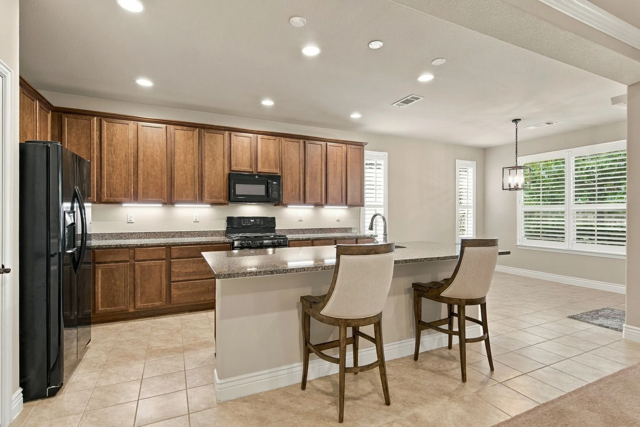 Single Family Residence For Sale in Denton County , 10304 Claystone Drive, Denton, Texas 76207, 2 Bedroom, 2 Bathroom, 2 Garage spaces, 1,417 Sqft, built in 2019, mls#21383049, Real Estate Agent in Denton, Homes For Sale in Denton county, Homes For Sale in Denton, Realtor in Denton Texas, Real Estate Brokerage Independent Realty Texas, Luminita Cordes Realtor