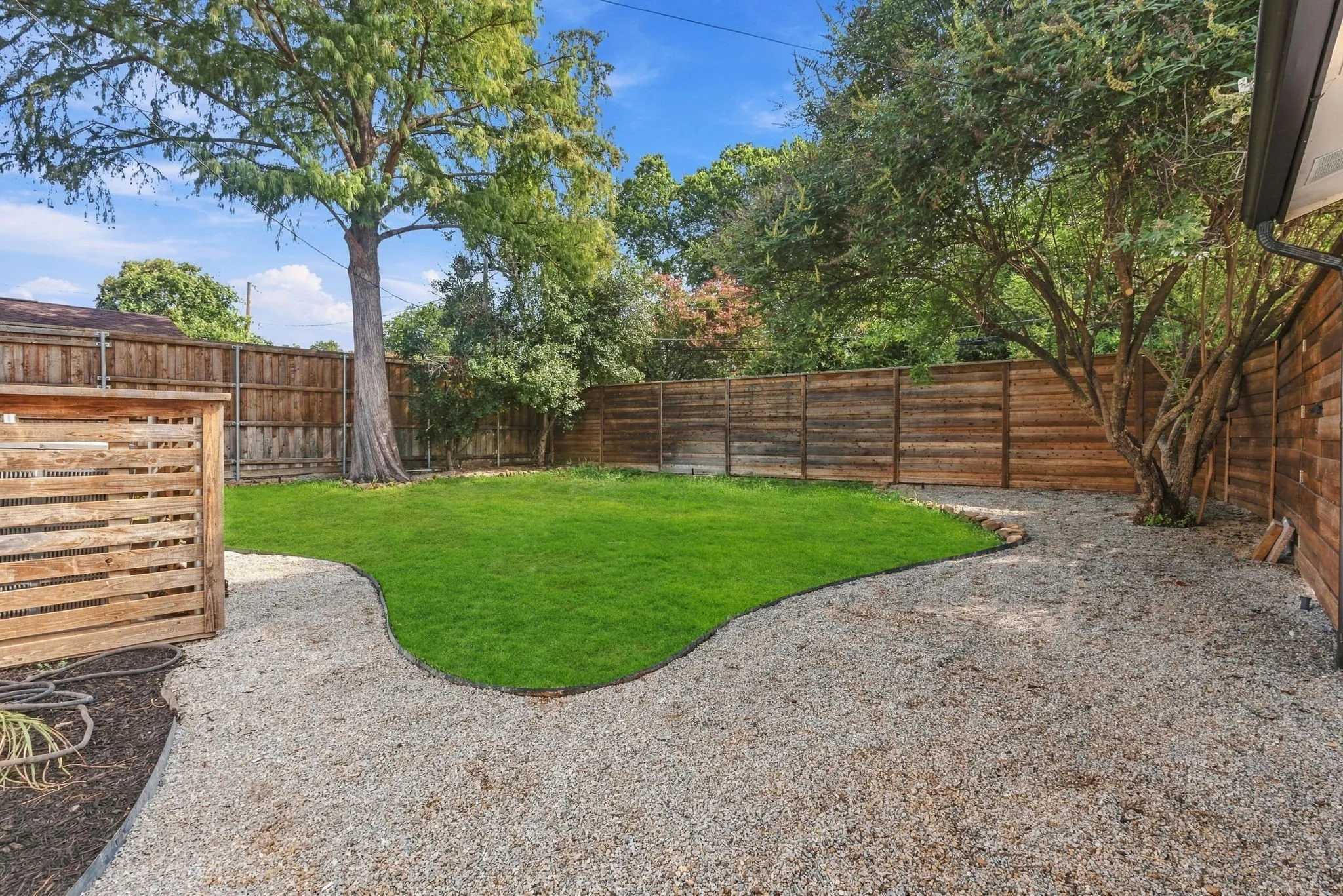 Single Family Residence For Sale in Dallas County , 12308 Cedar Bend Drive, Dallas, Texas 75244, 4 Bedroom, 4 Bathroom, 2 Garage spaces, 2,550 Sqft, built in 1966, mls#21385622, Real Estate Agent in Dallas, Homes For Sale in Dallas county, Homes For Sale in Dallas, Realtor in Dallas Texas, Real Estate Brokerage Independent Realty Texas, Luminita Cordes Realtor