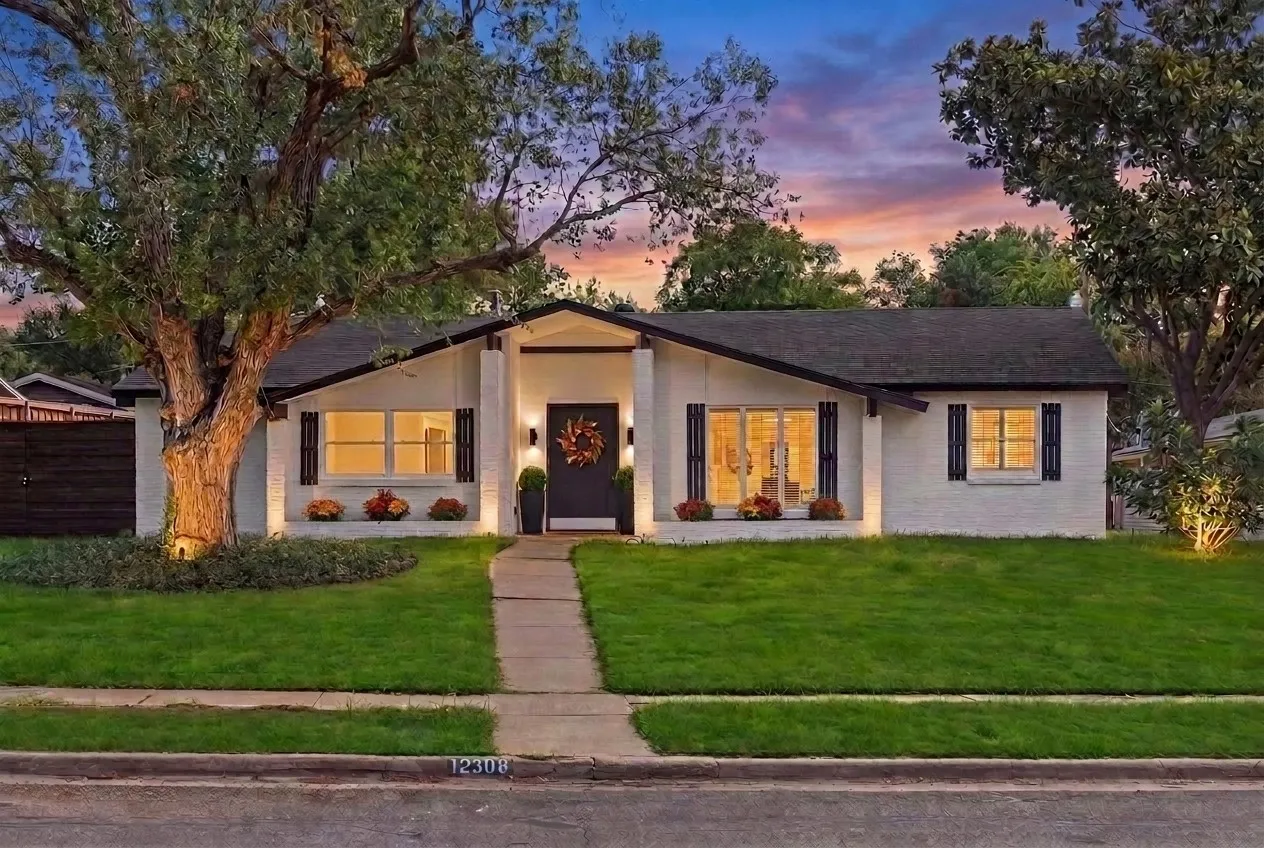 Single Family Residence For Sale in Dallas County , 12308 Cedar Bend Drive, Dallas, Texas 75244, 4 Bedroom, 4 Bathroom, 2 Garage spaces, 2,550 Sqft, built in 1966, mls#21385622, Real Estate Agent in Dallas, Homes For Sale in Dallas county, Homes For Sale in Dallas, Realtor in Dallas Texas, Real Estate Brokerage Independent Realty Texas, Luminita Cordes Realtor