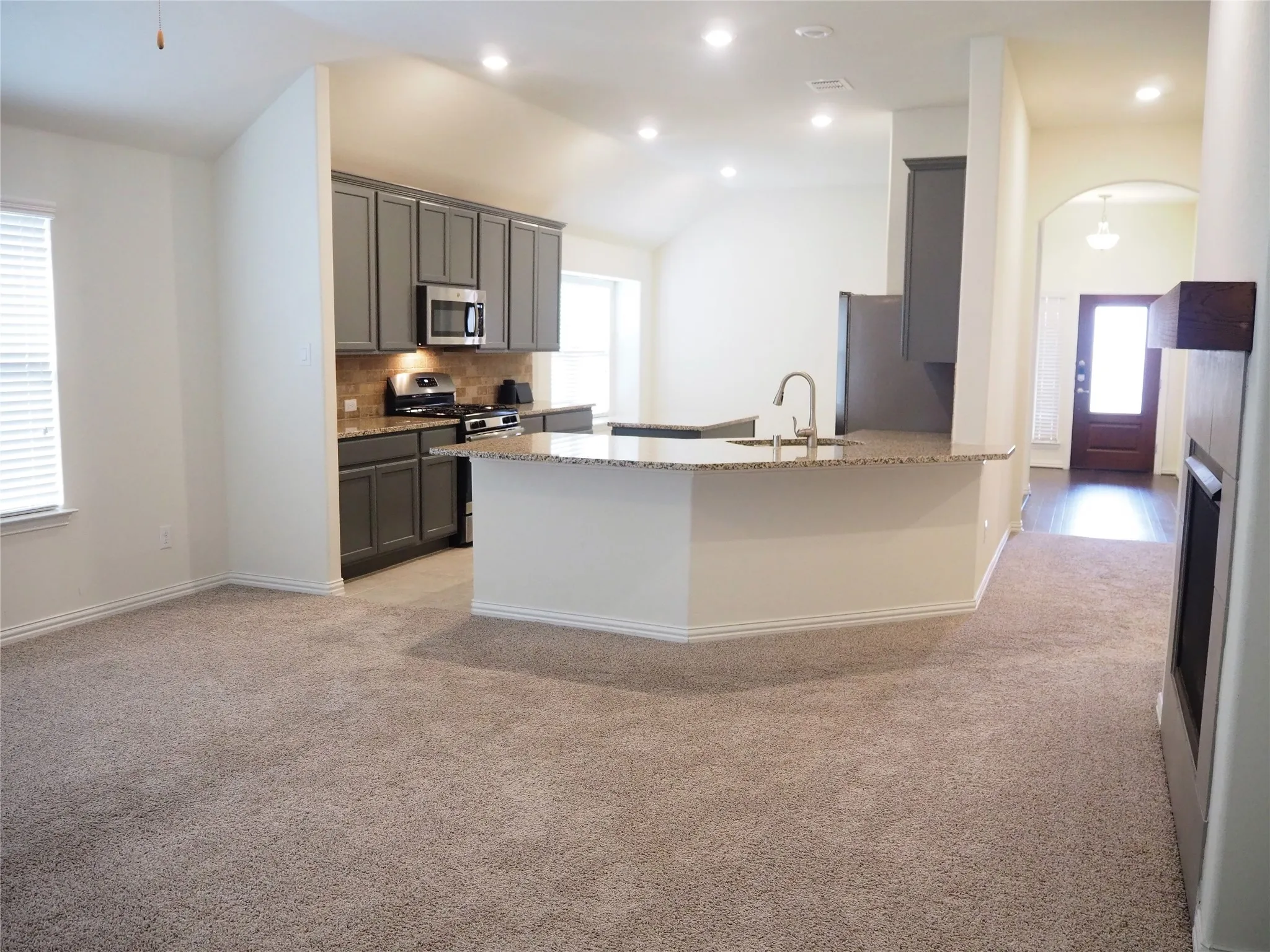 Single Family Residence For Rent in Denton County , 14832 Rocky Face Lane, Fort Worth, Texas 76052, 3 Bedroom, 2 Bathroom, 2 Garage spaces, 2,064 Sqft, built in 2018, mls#21386695, Real Estate Agent in Fort Worth, Homes For Rent in Denton county, Homes For Rent in Fort Worth, Realtor in Fort Worth Texas, Real Estate Brokerage Independent Realty Texas, Luminita Cordes Realtor