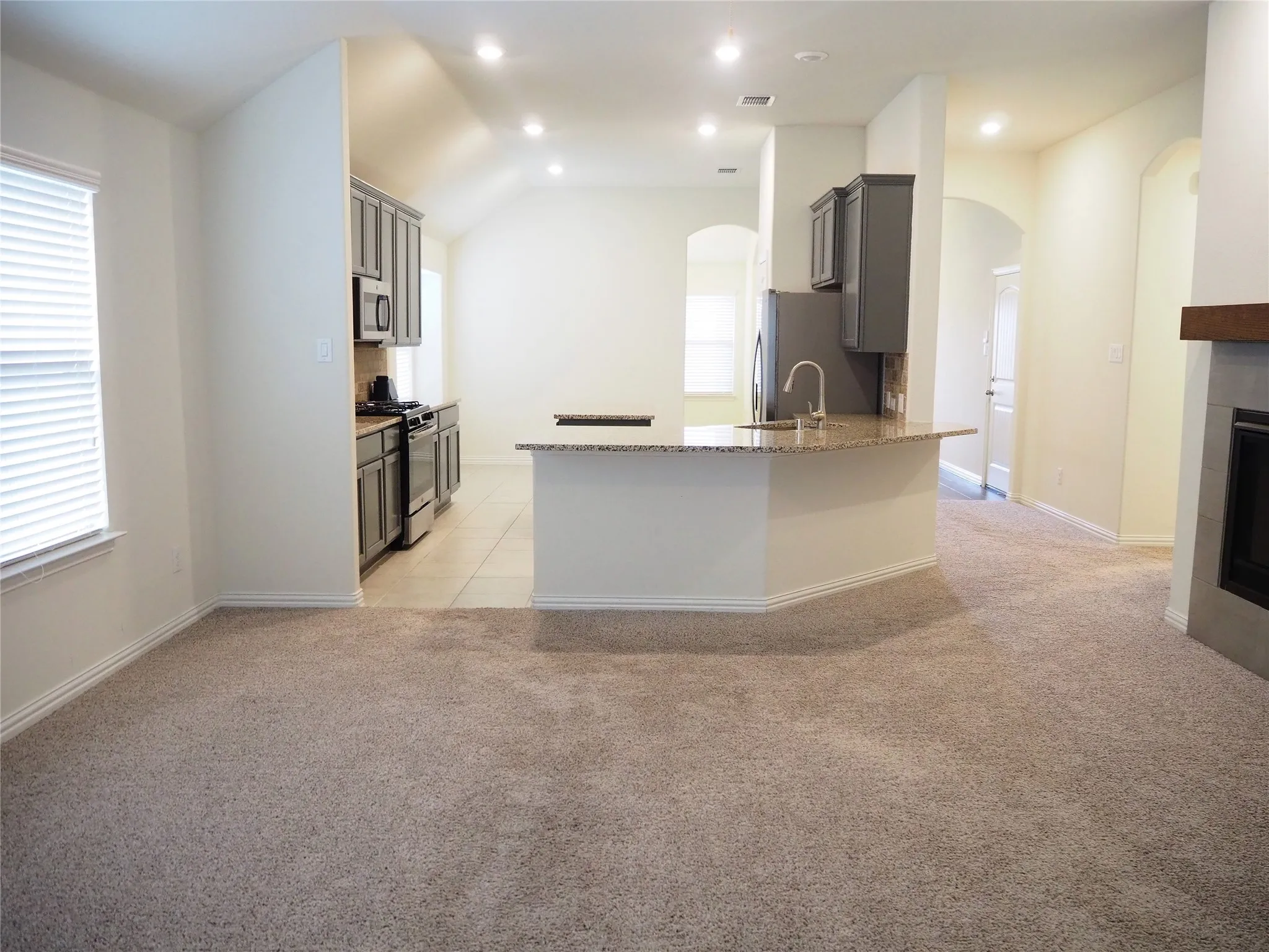 Single Family Residence For Rent in Denton County , 14832 Rocky Face Lane, Fort Worth, Texas 76052, 3 Bedroom, 2 Bathroom, 2 Garage spaces, 2,064 Sqft, built in 2018, mls#21386695, Real Estate Agent in Fort Worth, Homes For Rent in Denton county, Homes For Rent in Fort Worth, Realtor in Fort Worth Texas, Real Estate Brokerage Independent Realty Texas, Luminita Cordes Realtor