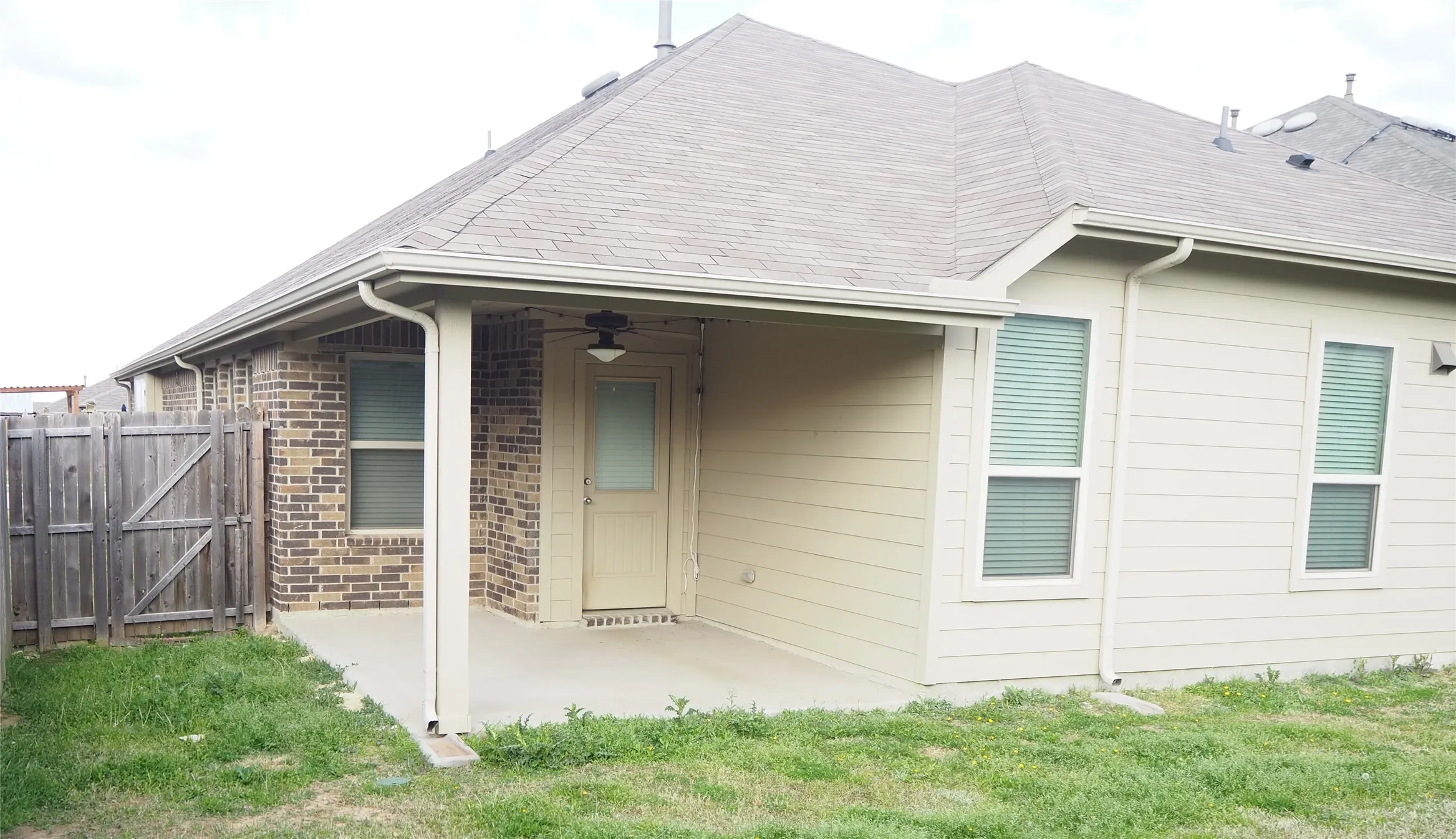 Single Family Residence For Rent in Denton County , 14832 Rocky Face Lane, Fort Worth, Texas 76052, 3 Bedroom, 2 Bathroom, 2 Garage spaces, 2,064 Sqft, built in 2018, mls#21386695, Real Estate Agent in Fort Worth, Homes For Rent in Denton county, Homes For Rent in Fort Worth, Realtor in Fort Worth Texas, Real Estate Brokerage Independent Realty Texas, Luminita Cordes Realtor