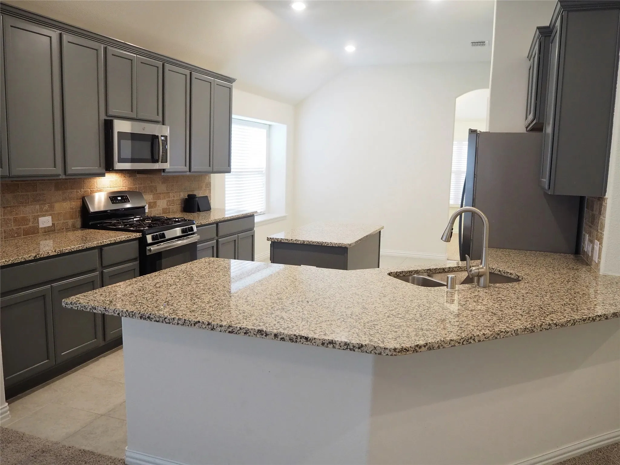 Single Family Residence For Rent in Denton County , 14832 Rocky Face Lane, Fort Worth, Texas 76052, 3 Bedroom, 2 Bathroom, 2 Garage spaces, 2,064 Sqft, built in 2018, mls#21386695, Real Estate Agent in Fort Worth, Homes For Rent in Denton county, Homes For Rent in Fort Worth, Realtor in Fort Worth Texas, Real Estate Brokerage Independent Realty Texas, Luminita Cordes Realtor
