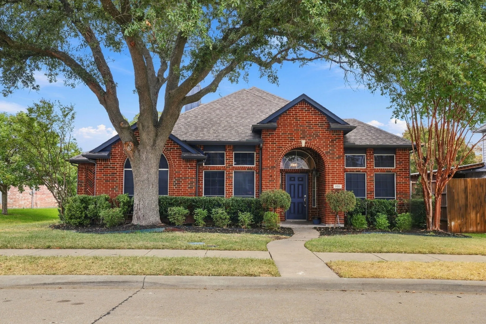 Single Family Residence For Rent in Collin County , 906 Homestead Trail, Allen, Texas 75002, 4 Bedroom, 2 Bathroom, 2 Garage spaces, 1,892 Sqft, built in 1993, mls#21386149, Real Estate Agent in Allen, Homes For Rent in Collin county, Homes For Rent in Allen, Realtor in Allen Texas, Real Estate Brokerage Independent Realty Texas, Luminita Cordes Realtor