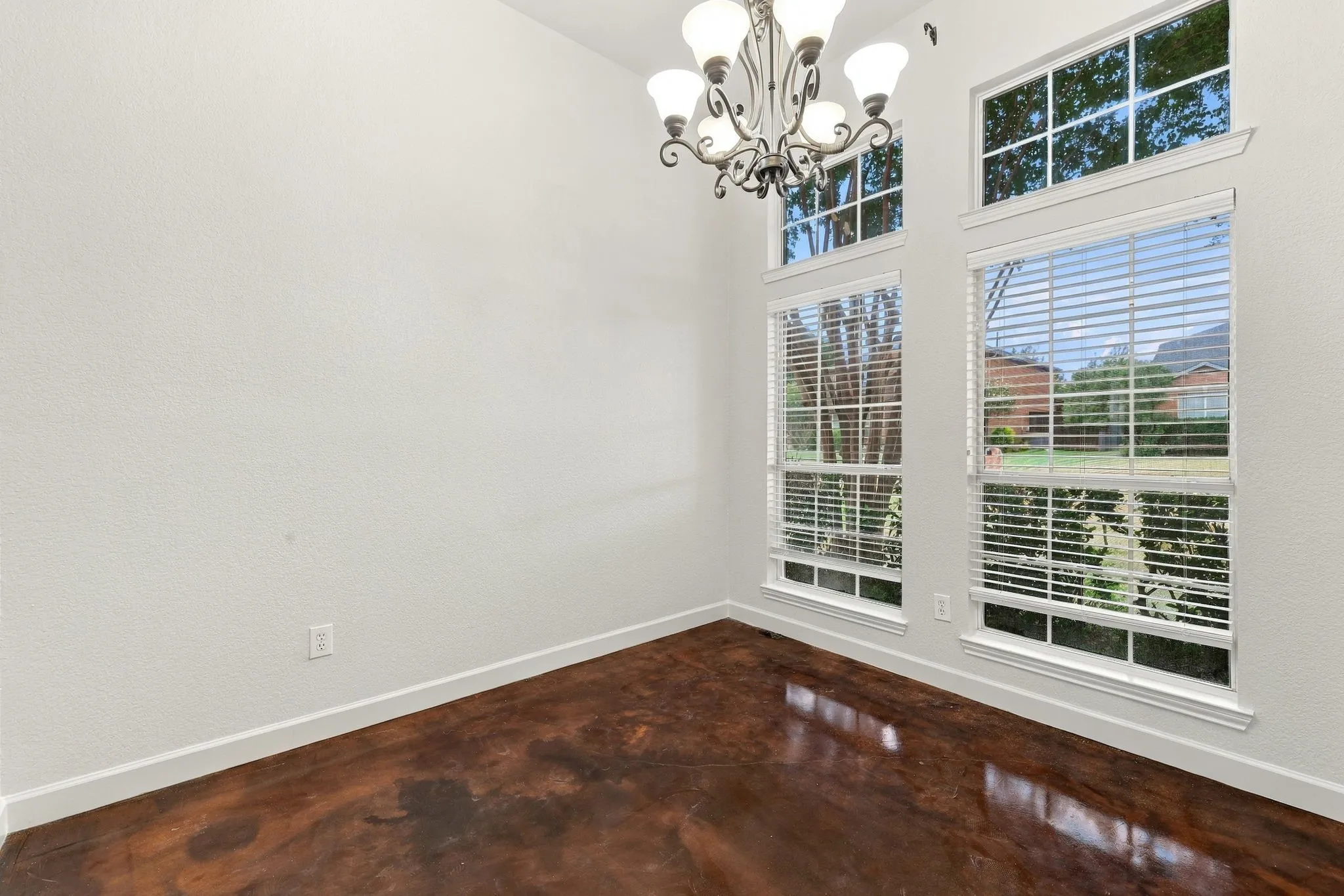 Single Family Residence For Rent in Collin County , 906 Homestead Trail, Allen, Texas 75002, 4 Bedroom, 2 Bathroom, 2 Garage spaces, 1,892 Sqft, built in 1993, mls#21386149, Real Estate Agent in Allen, Homes For Rent in Collin county, Homes For Rent in Allen, Realtor in Allen Texas, Real Estate Brokerage Independent Realty Texas, Luminita Cordes Realtor