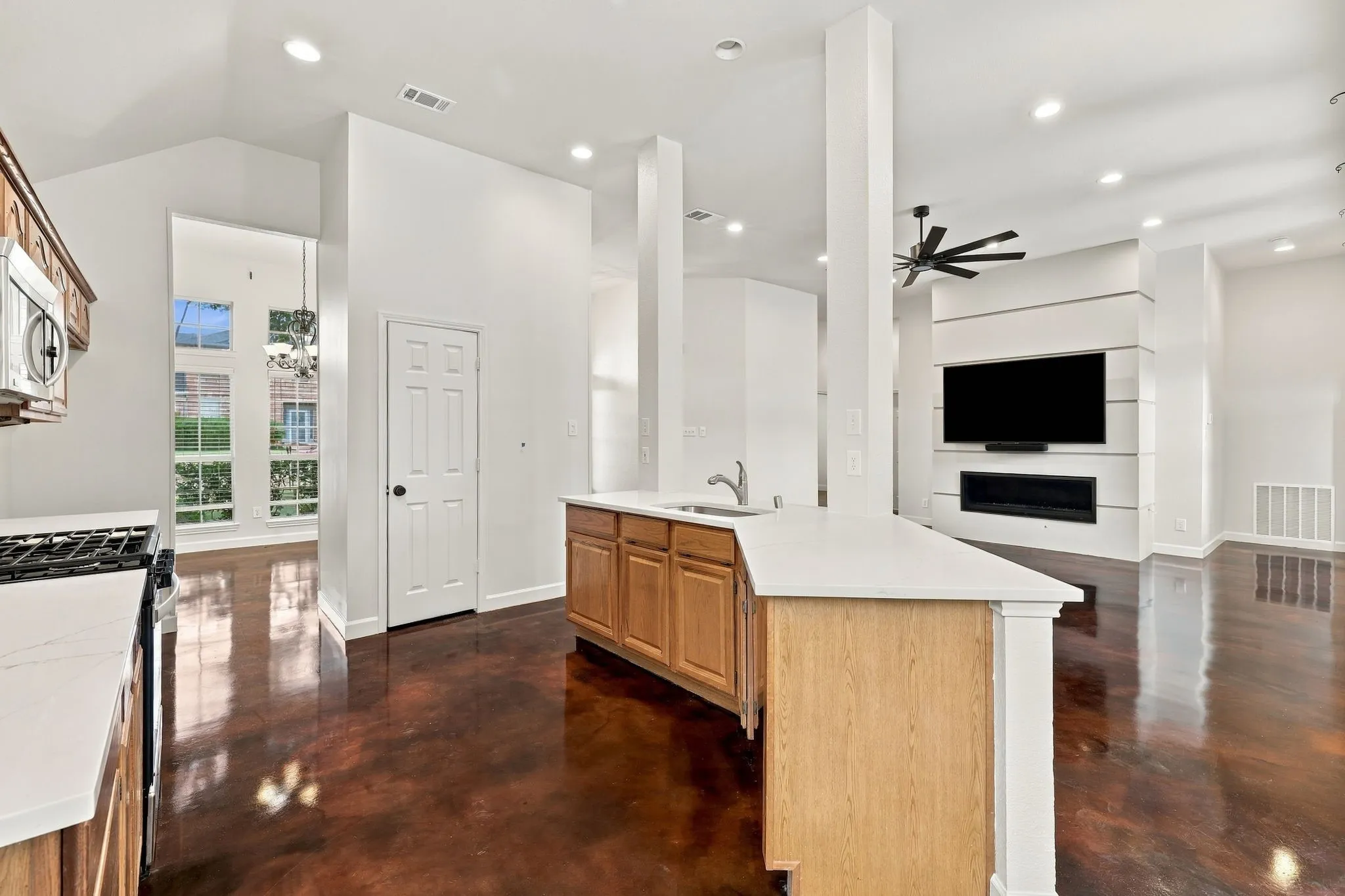 Single Family Residence For Rent in Collin County , 906 Homestead Trail, Allen, Texas 75002, 4 Bedroom, 2 Bathroom, 2 Garage spaces, 1,892 Sqft, built in 1993, mls#21386149, Real Estate Agent in Allen, Homes For Rent in Collin county, Homes For Rent in Allen, Realtor in Allen Texas, Real Estate Brokerage Independent Realty Texas, Luminita Cordes Realtor