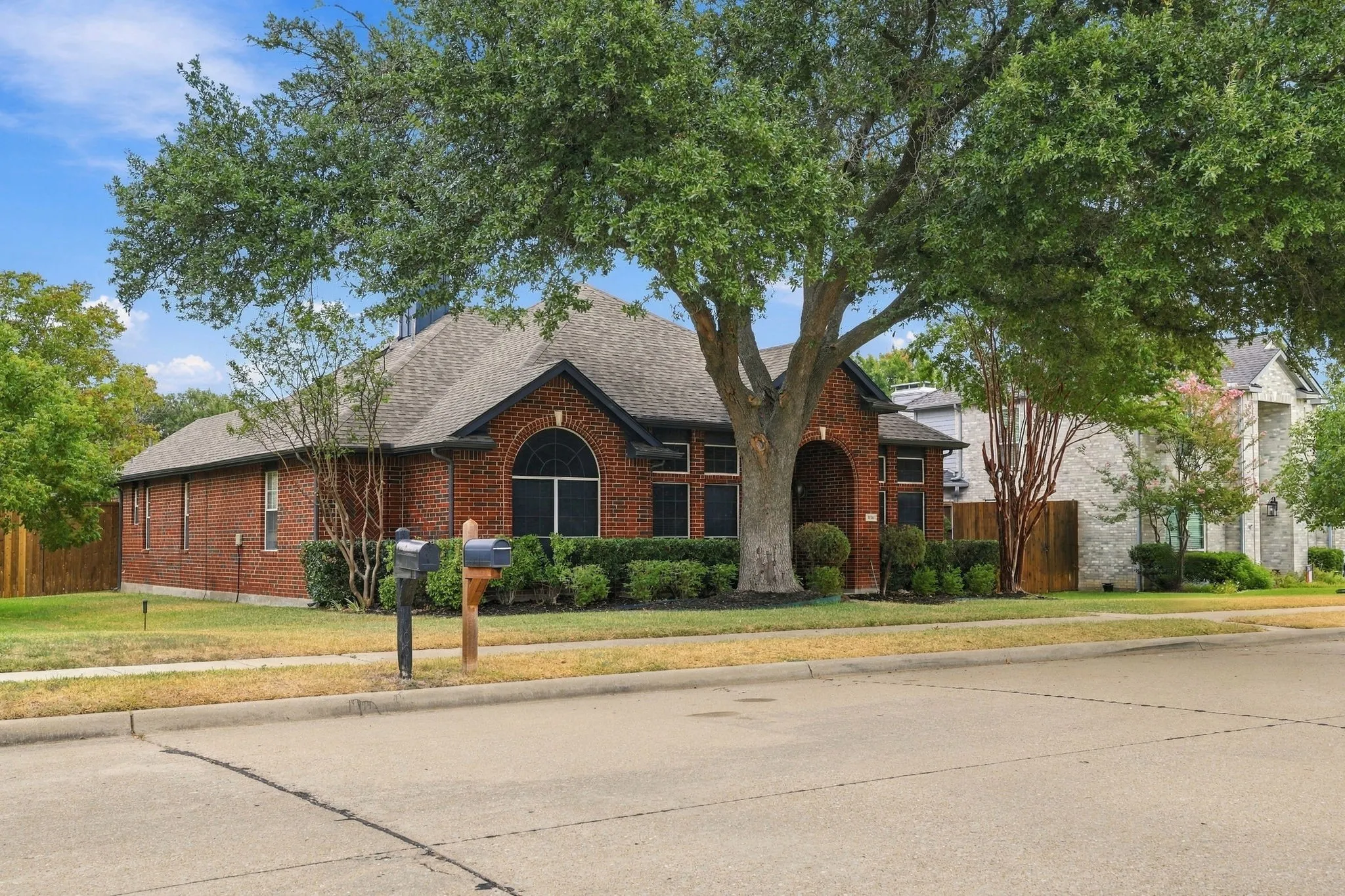 Single Family Residence For Rent in Collin County , 906 Homestead Trail, Allen, Texas 75002, 4 Bedroom, 2 Bathroom, 2 Garage spaces, 1,892 Sqft, built in 1993, mls#21386149, Real Estate Agent in Allen, Homes For Rent in Collin county, Homes For Rent in Allen, Realtor in Allen Texas, Real Estate Brokerage Independent Realty Texas, Luminita Cordes Realtor