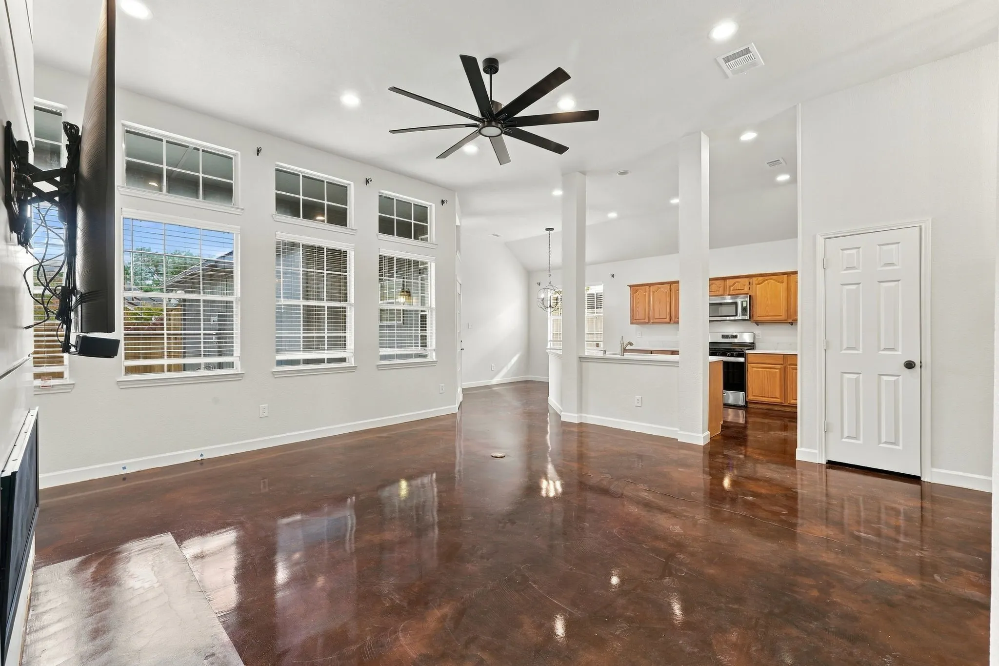 Single Family Residence For Rent in Collin County , 906 Homestead Trail, Allen, Texas 75002, 4 Bedroom, 2 Bathroom, 2 Garage spaces, 1,892 Sqft, built in 1993, mls#21386149, Real Estate Agent in Allen, Homes For Rent in Collin county, Homes For Rent in Allen, Realtor in Allen Texas, Real Estate Brokerage Independent Realty Texas, Luminita Cordes Realtor