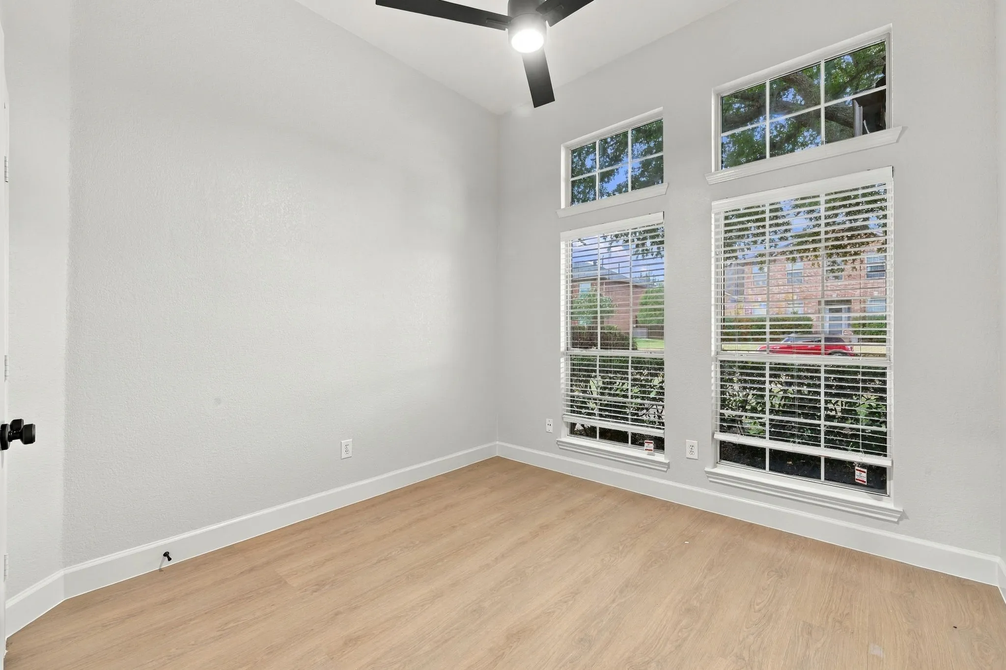 Single Family Residence For Rent in Collin County , 906 Homestead Trail, Allen, Texas 75002, 4 Bedroom, 2 Bathroom, 2 Garage spaces, 1,892 Sqft, built in 1993, mls#21386149, Real Estate Agent in Allen, Homes For Rent in Collin county, Homes For Rent in Allen, Realtor in Allen Texas, Real Estate Brokerage Independent Realty Texas, Luminita Cordes Realtor