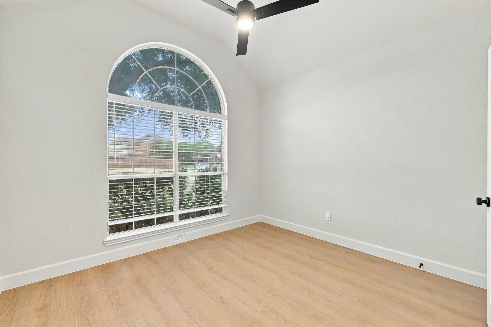 Single Family Residence For Rent in Collin County , 906 Homestead Trail, Allen, Texas 75002, 4 Bedroom, 2 Bathroom, 2 Garage spaces, 1,892 Sqft, built in 1993, mls#21386149, Real Estate Agent in Allen, Homes For Rent in Collin county, Homes For Rent in Allen, Realtor in Allen Texas, Real Estate Brokerage Independent Realty Texas, Luminita Cordes Realtor