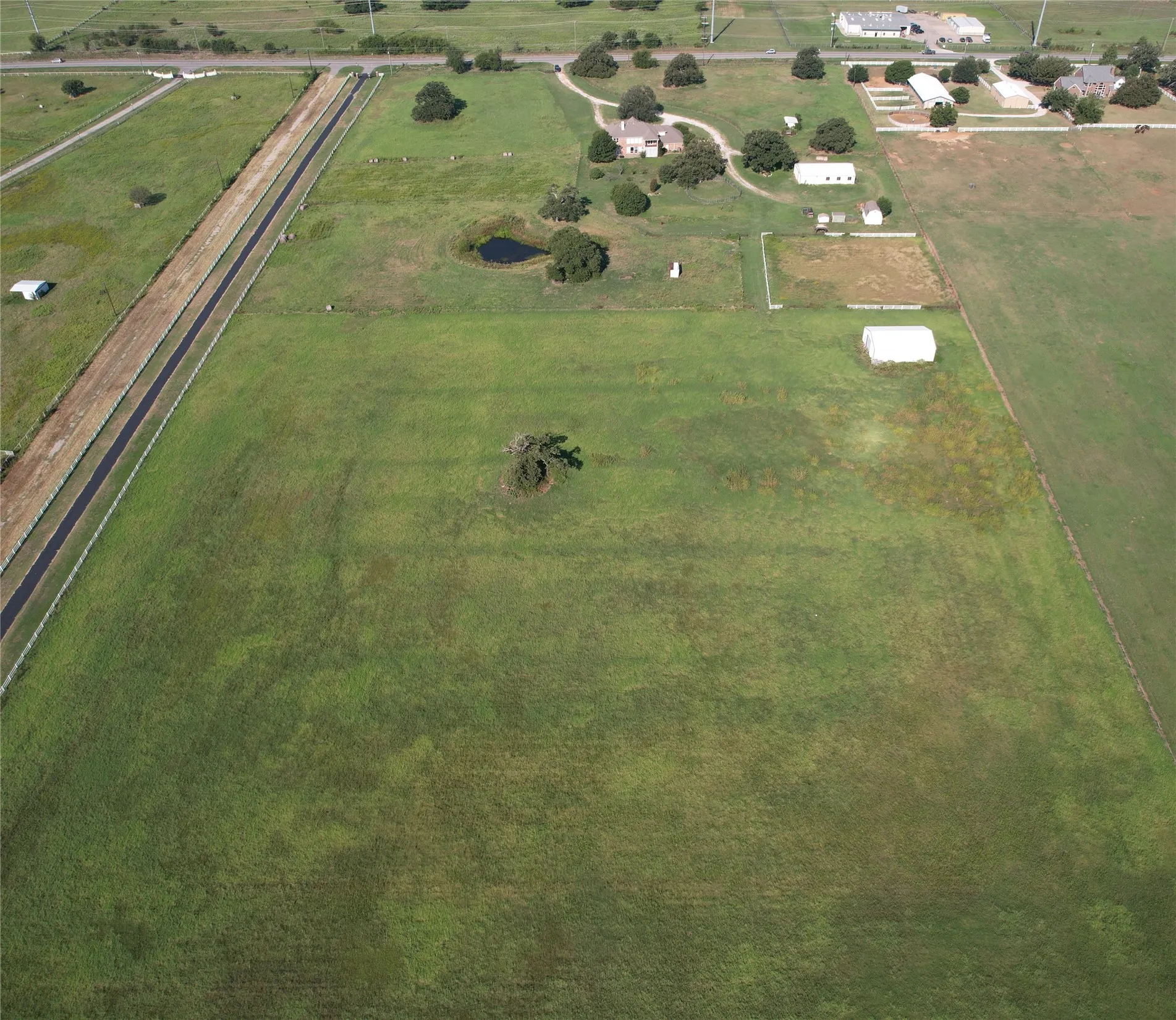 Farm For Rent in Denton County , 5700 FM 424, Cross Roads, Texas 76227, 4 Bedroom, 4 Bathroom, 3 Garage spaces, 4,434 Sqft, built in 1999, mls#21386697, Real Estate Agent in Cross Roads, Homes For Rent in Denton county, Homes For Rent in Cross Roads, Realtor in Cross Roads Texas, Real Estate Brokerage Independent Realty Texas, Luminita Cordes Realtor