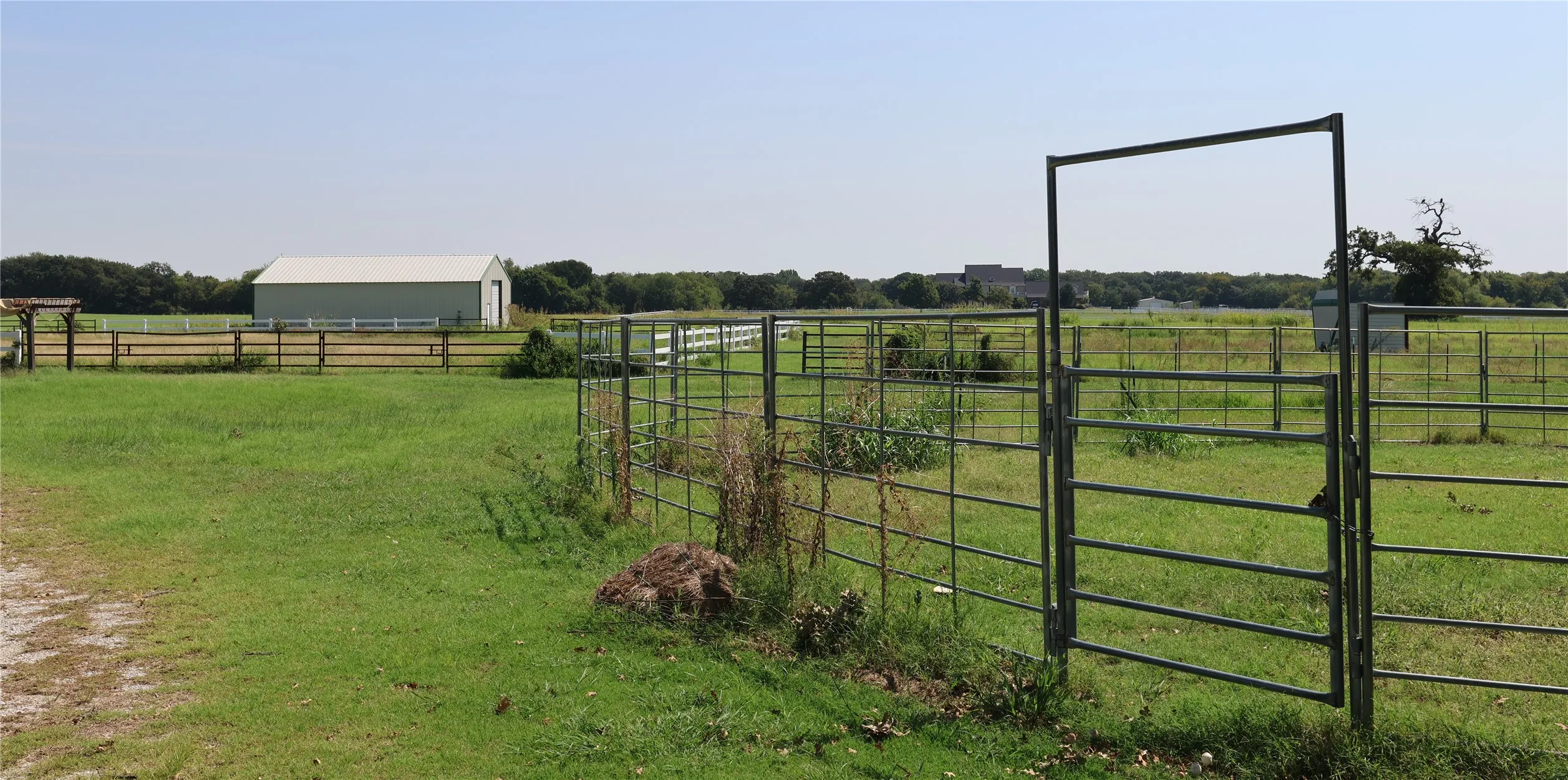 Farm For Rent in Denton County , 5700 FM 424, Cross Roads, Texas 76227, 4 Bedroom, 4 Bathroom, 3 Garage spaces, 4,434 Sqft, built in 1999, mls#21386697, Real Estate Agent in Cross Roads, Homes For Rent in Denton county, Homes For Rent in Cross Roads, Realtor in Cross Roads Texas, Real Estate Brokerage Independent Realty Texas, Luminita Cordes Realtor
