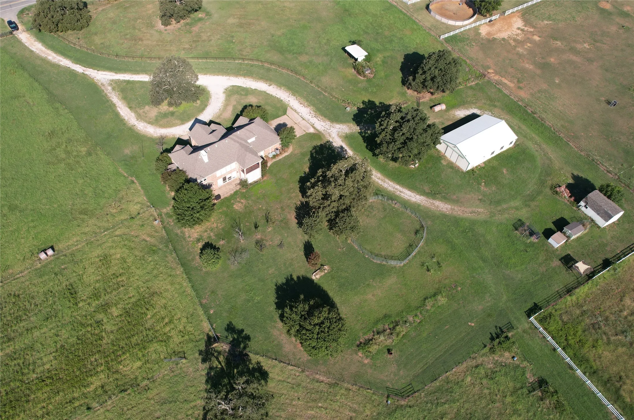 Farm For Rent in Denton County , 5700 FM 424, Cross Roads, Texas 76227, 4 Bedroom, 4 Bathroom, 3 Garage spaces, 4,434 Sqft, built in 1999, mls#21386697, Real Estate Agent in Cross Roads, Homes For Rent in Denton county, Homes For Rent in Cross Roads, Realtor in Cross Roads Texas, Real Estate Brokerage Independent Realty Texas, Luminita Cordes Realtor