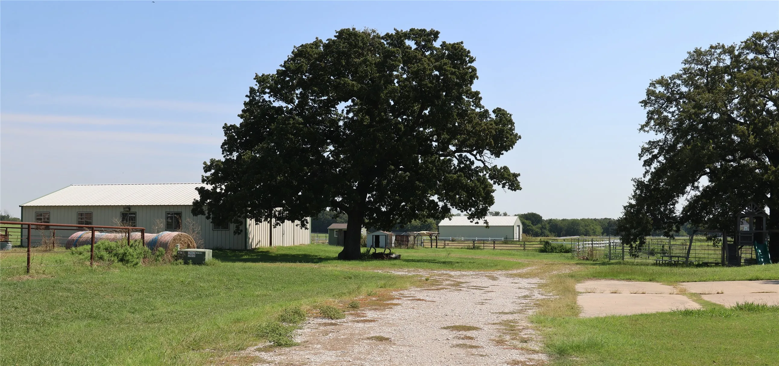 Farm For Rent in Denton County , 5700 FM 424, Cross Roads, Texas 76227, 4 Bedroom, 4 Bathroom, 3 Garage spaces, 4,434 Sqft, built in 1999, mls#21386697, Real Estate Agent in Cross Roads, Homes For Rent in Denton county, Homes For Rent in Cross Roads, Realtor in Cross Roads Texas, Real Estate Brokerage Independent Realty Texas, Luminita Cordes Realtor