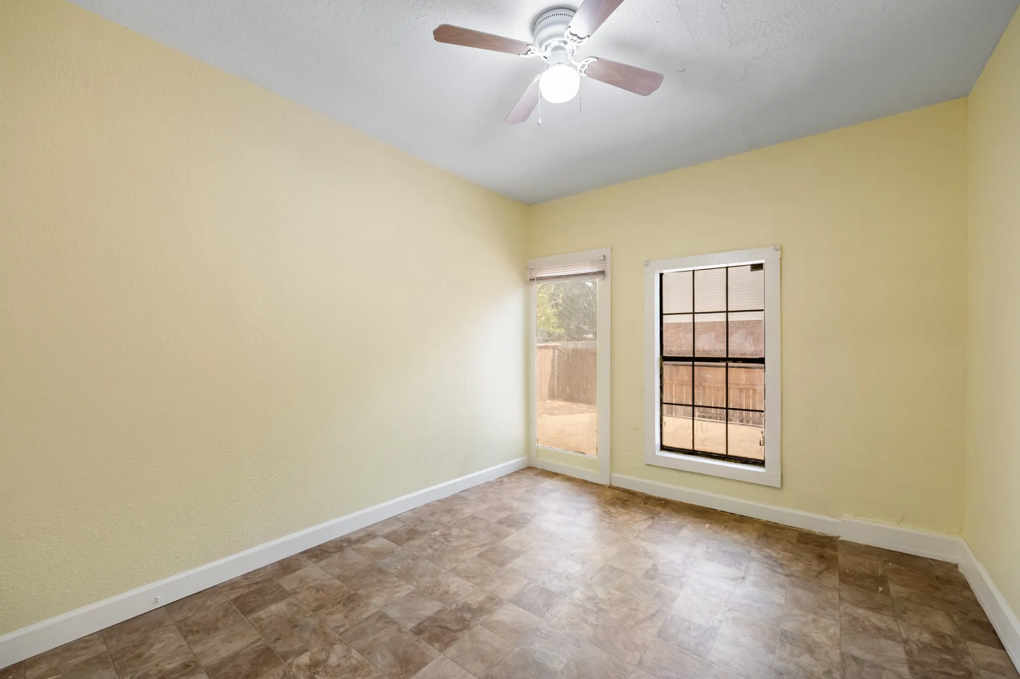 Single Family Residence For Rent in Dallas County , 7418 Boisenberry Lane, Dallas, Texas 75249, 5 Bedroom, 2 Bathroom, Garage spaces, 2,204 Sqft, built in 1978, mls#21386594, Real Estate Agent in Dallas, Homes For Rent in Dallas county, Homes For Rent in Dallas, Realtor in Dallas Texas, Real Estate Brokerage Independent Realty Texas, Luminita Cordes Realtor