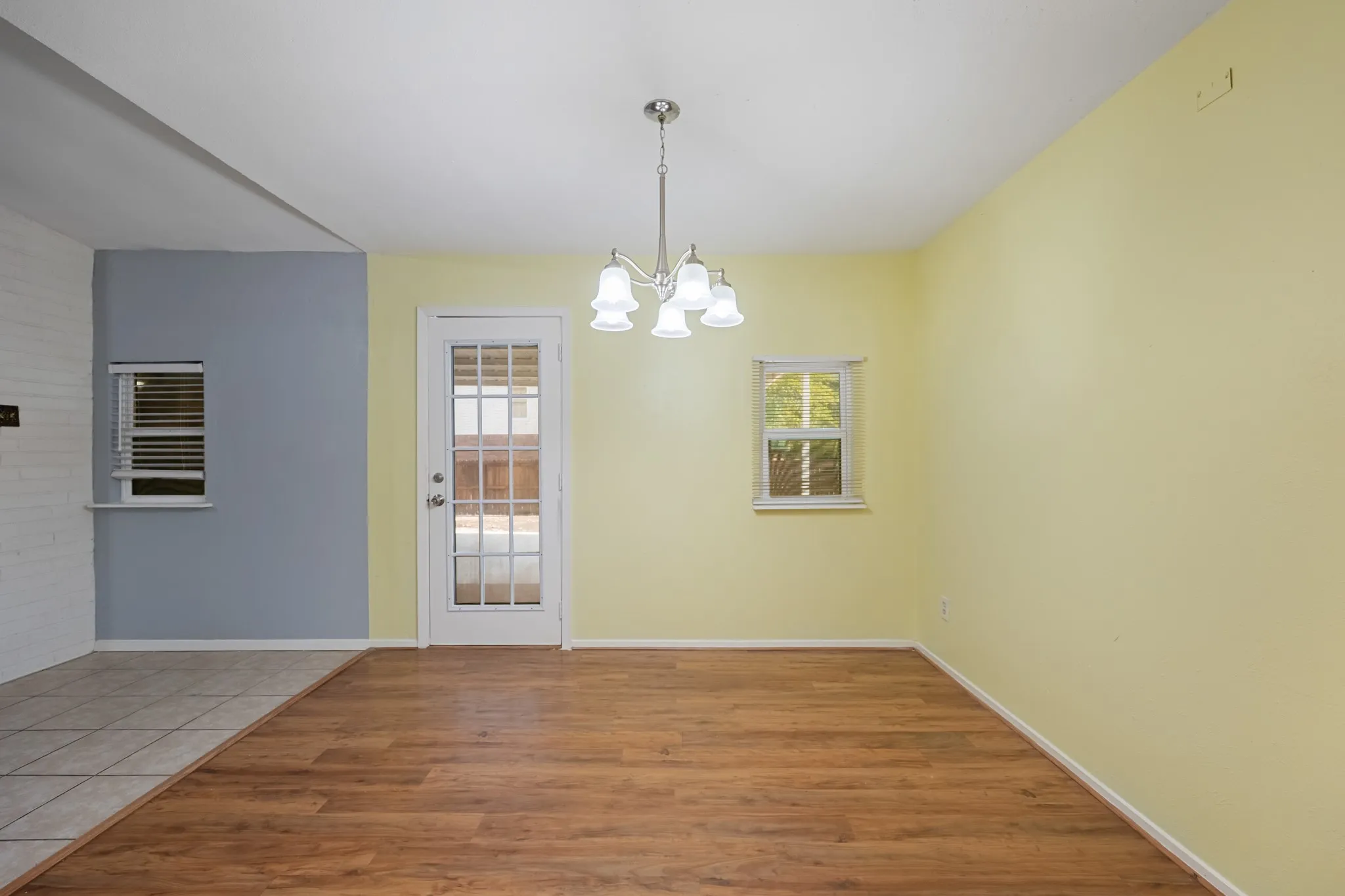 Single Family Residence For Rent in Dallas County , 7418 Boisenberry Lane, Dallas, Texas 75249, 5 Bedroom, 2 Bathroom, Garage spaces, 2,204 Sqft, built in 1978, mls#21386594, Real Estate Agent in Dallas, Homes For Rent in Dallas county, Homes For Rent in Dallas, Realtor in Dallas Texas, Real Estate Brokerage Independent Realty Texas, Luminita Cordes Realtor