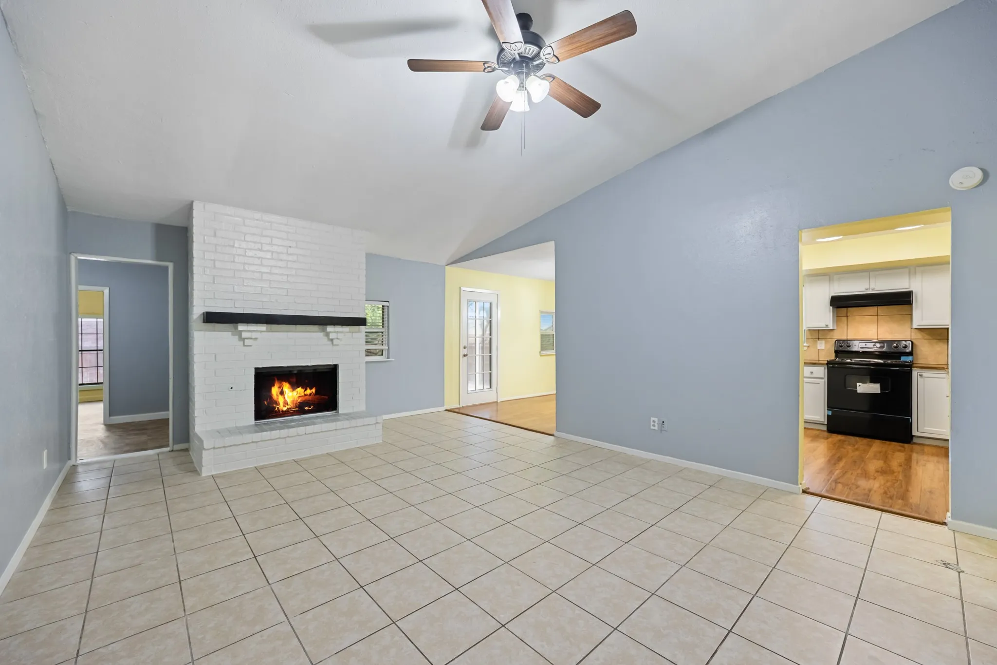 Single Family Residence For Rent in Dallas County , 7418 Boisenberry Lane, Dallas, Texas 75249, 5 Bedroom, 2 Bathroom, Garage spaces, 2,204 Sqft, built in 1978, mls#21386594, Real Estate Agent in Dallas, Homes For Rent in Dallas county, Homes For Rent in Dallas, Realtor in Dallas Texas, Real Estate Brokerage Independent Realty Texas, Luminita Cordes Realtor