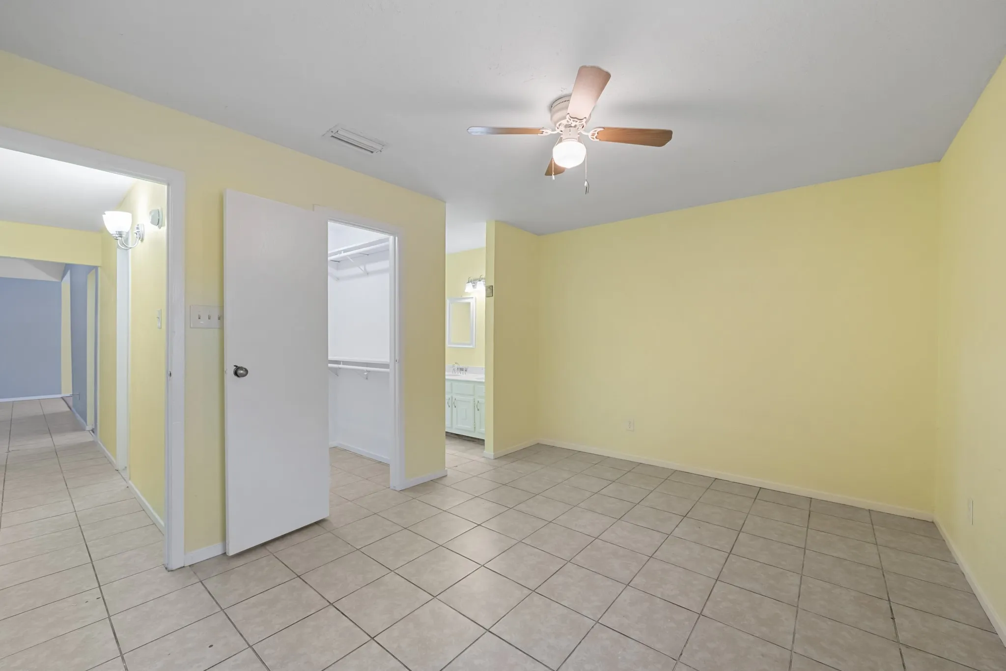 Single Family Residence For Rent in Dallas County , 7418 Boisenberry Lane, Dallas, Texas 75249, 5 Bedroom, 2 Bathroom, Garage spaces, 2,204 Sqft, built in 1978, mls#21386594, Real Estate Agent in Dallas, Homes For Rent in Dallas county, Homes For Rent in Dallas, Realtor in Dallas Texas, Real Estate Brokerage Independent Realty Texas, Luminita Cordes Realtor