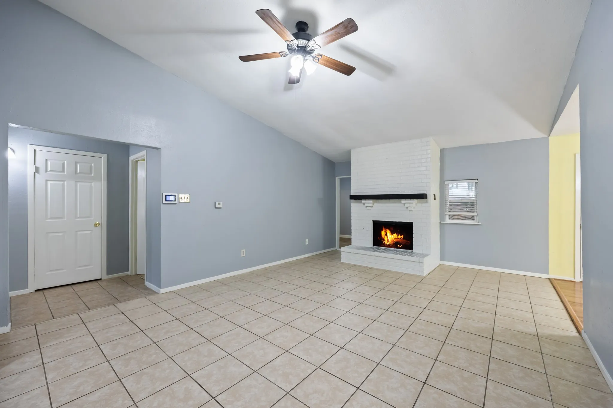 Single Family Residence For Rent in Dallas County , 7418 Boisenberry Lane, Dallas, Texas 75249, 5 Bedroom, 2 Bathroom, Garage spaces, 2,204 Sqft, built in 1978, mls#21386594, Real Estate Agent in Dallas, Homes For Rent in Dallas county, Homes For Rent in Dallas, Realtor in Dallas Texas, Real Estate Brokerage Independent Realty Texas, Luminita Cordes Realtor