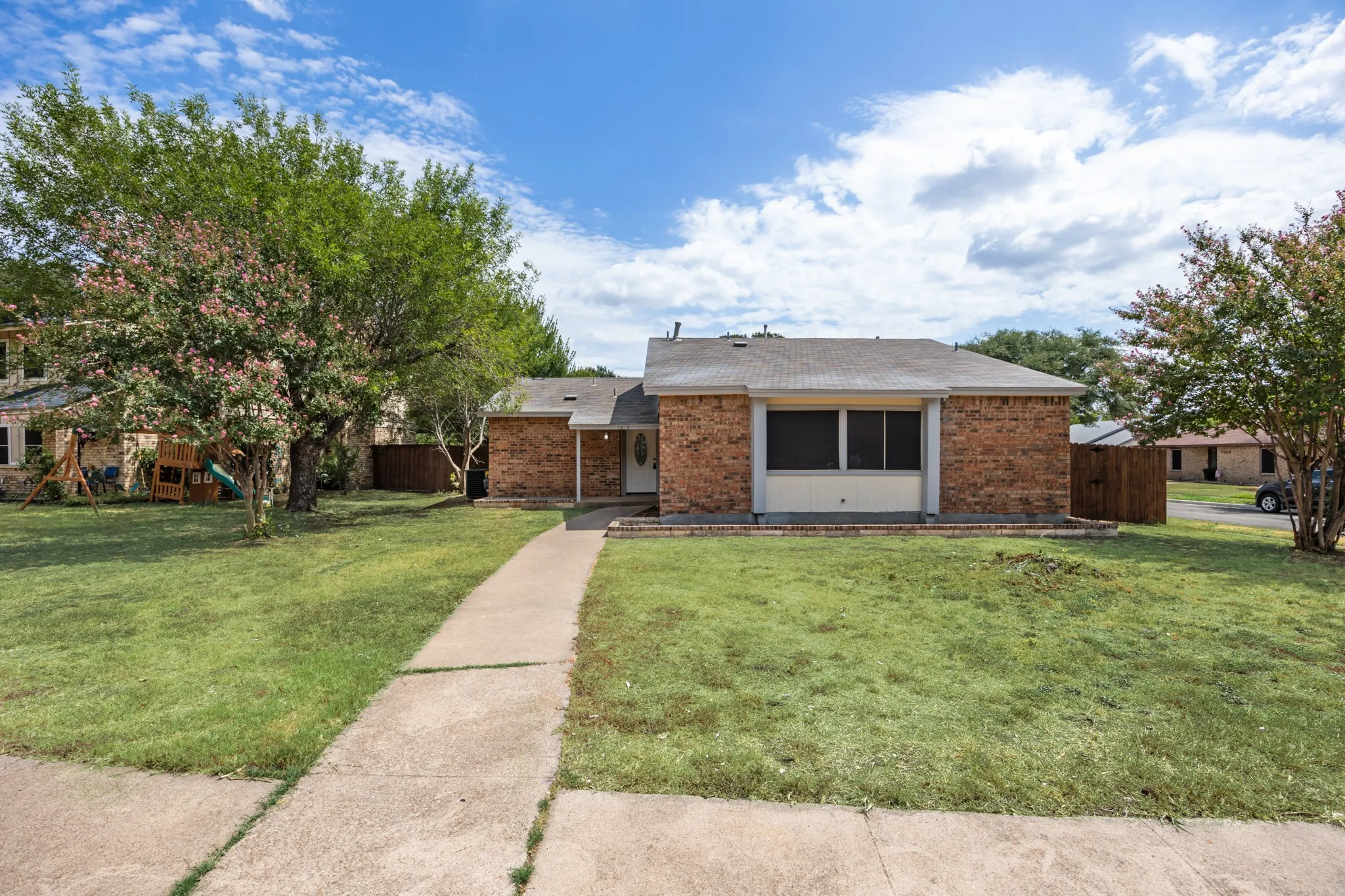 Single Family Residence For Rent in Dallas County , 7418 Boisenberry Lane, Dallas, Texas 75249, 5 Bedroom, 2 Bathroom, Garage spaces, 2,204 Sqft, built in 1978, mls#21386594, Real Estate Agent in Dallas, Homes For Rent in Dallas county, Homes For Rent in Dallas, Realtor in Dallas Texas, Real Estate Brokerage Independent Realty Texas, Luminita Cordes Realtor