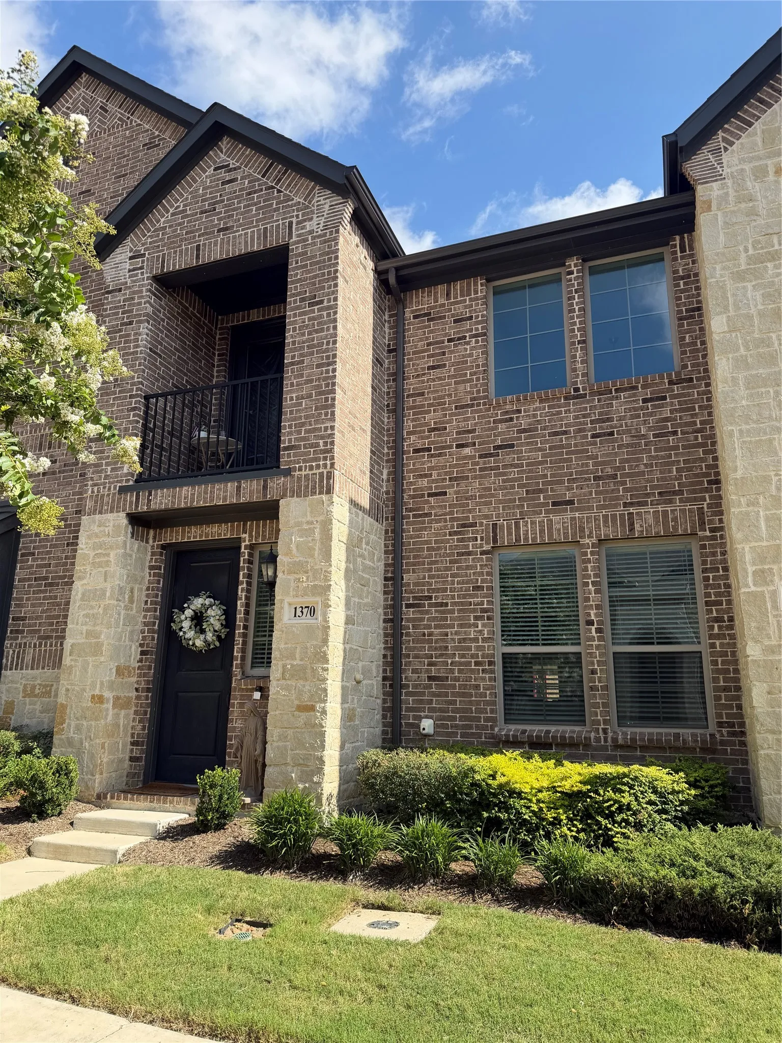 Townhouse For Rent in Denton County , 1370 Madison Avenue, Flower Mound, Texas 75028, 2 Bedroom, 3 Bathroom, 2 Garage spaces, 1,565 Sqft, built in 2021, mls#21386701, Real Estate Agent in Flower Mound, Homes For Rent in Denton county, Homes For Rent in Flower Mound, Realtor in Flower Mound Texas, Real Estate Brokerage Independent Realty Texas, Luminita Cordes Realtor