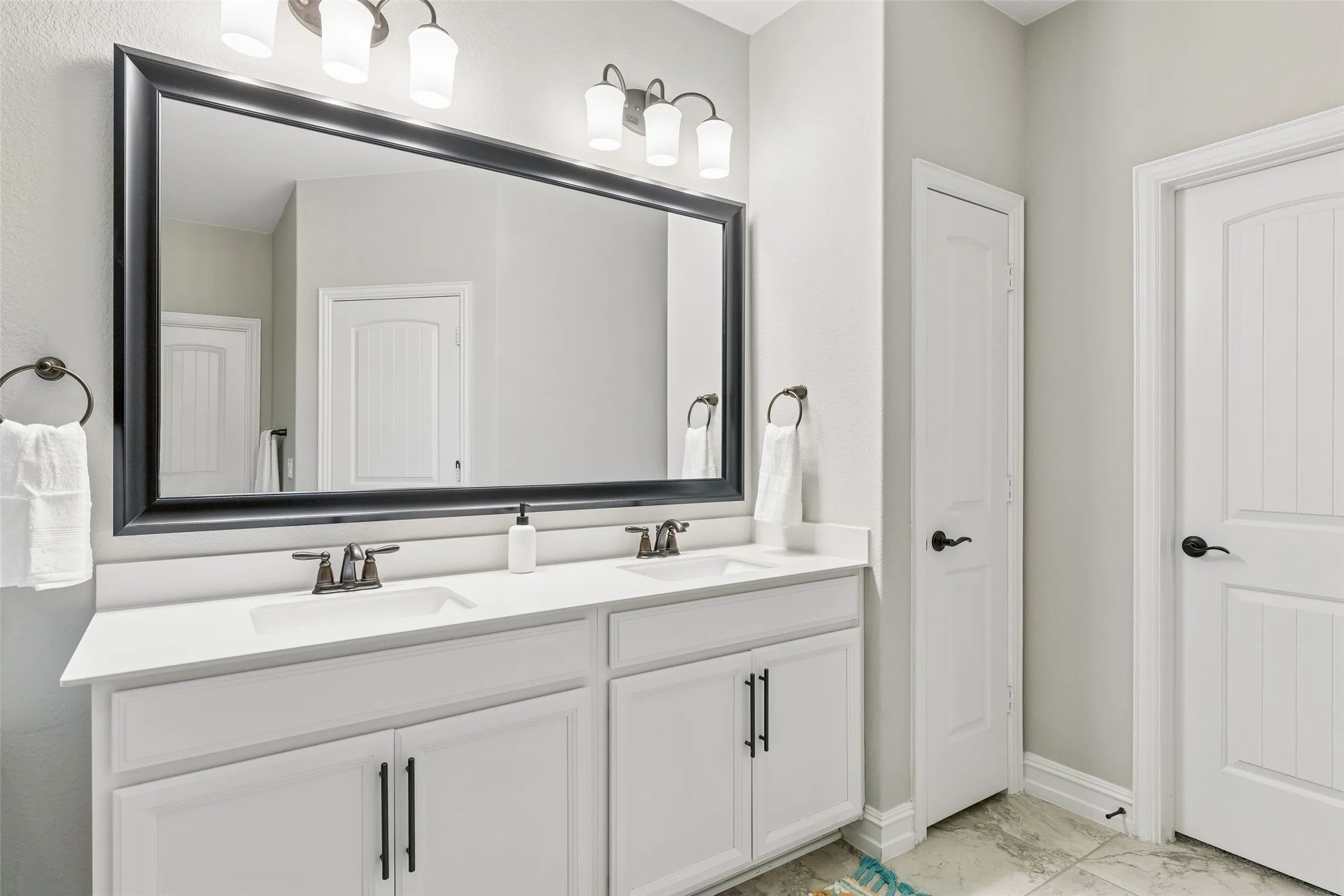 Single Family Residence For Sale in Collin County , 5500 Mount Joy Drive, Mc Kinney, Texas 75071, 4 Bedroom, 3 Bathroom, 2 Garage spaces, 2,206 Sqft, built in 2019, mls#21386140, Real Estate Agent in Mc Kinney, Homes For Sale in Collin county, Homes For Sale in Mc Kinney, Realtor in Mc Kinney Texas, Real Estate Brokerage Independent Realty Texas, Luminita Cordes Realtor