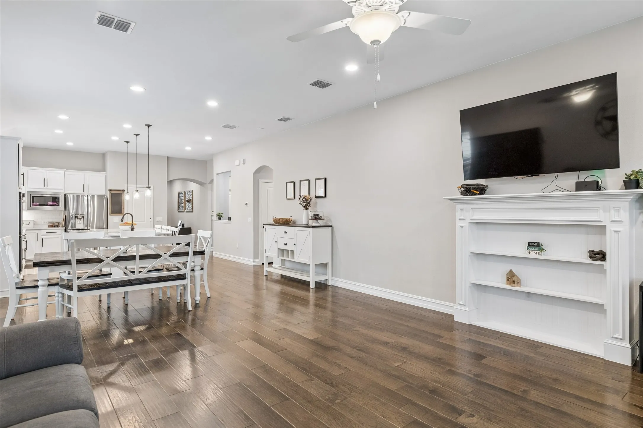 Single Family Residence For Sale in Collin County , 5500 Mount Joy Drive, Mc Kinney, Texas 75071, 4 Bedroom, 3 Bathroom, 2 Garage spaces, 2,206 Sqft, built in 2019, mls#21386140, Real Estate Agent in Mc Kinney, Homes For Sale in Collin county, Homes For Sale in Mc Kinney, Realtor in Mc Kinney Texas, Real Estate Brokerage Independent Realty Texas, Luminita Cordes Realtor