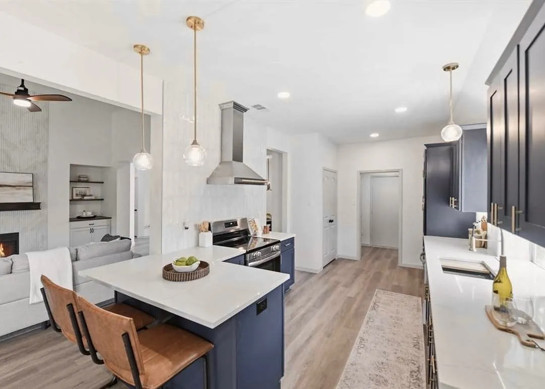 Single Family Residence For Sale in Tarrant County , 5953 Hillview Drive, Watauga, Texas 76148, 4 Bedroom, 3 Bathroom, 2 Garage spaces, 2,231 Sqft, built in 1996, mls#21386704, Real Estate Agent in Watauga, Homes For Sale in Tarrant county, Homes For Sale in Watauga, Realtor in Watauga Texas, Real Estate Brokerage Independent Realty Texas, Luminita Cordes Realtor
