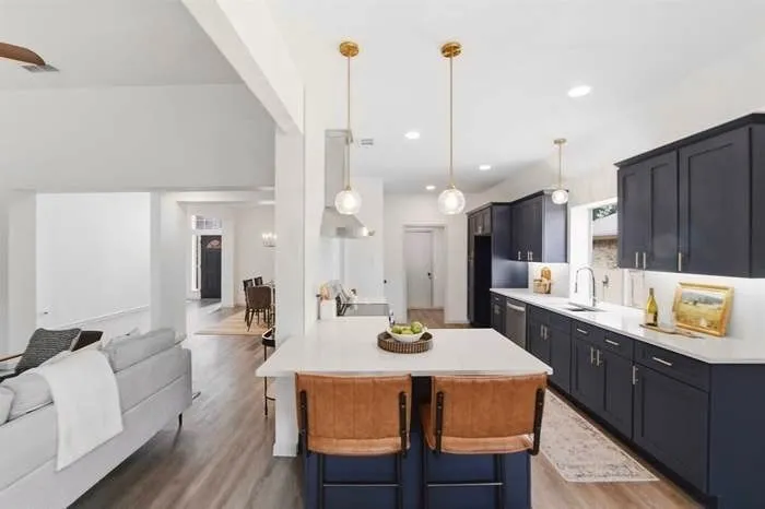 Single Family Residence For Sale in Tarrant County , 5953 Hillview Drive, Watauga, Texas 76148, 4 Bedroom, 3 Bathroom, 2 Garage spaces, 2,231 Sqft, built in 1996, mls#21386704, Real Estate Agent in Watauga, Homes For Sale in Tarrant county, Homes For Sale in Watauga, Realtor in Watauga Texas, Real Estate Brokerage Independent Realty Texas, Luminita Cordes Realtor