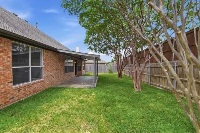 Single Family Residence For Sale in Tarrant County , 5953 Hillview Drive, Watauga, Texas 76148, 4 Bedroom, 3 Bathroom, 2 Garage spaces, 2,231 Sqft, built in 1996, mls#21386704, Real Estate Agent in Watauga, Homes For Sale in Tarrant county, Homes For Sale in Watauga, Realtor in Watauga Texas, Real Estate Brokerage Independent Realty Texas, Luminita Cordes Realtor