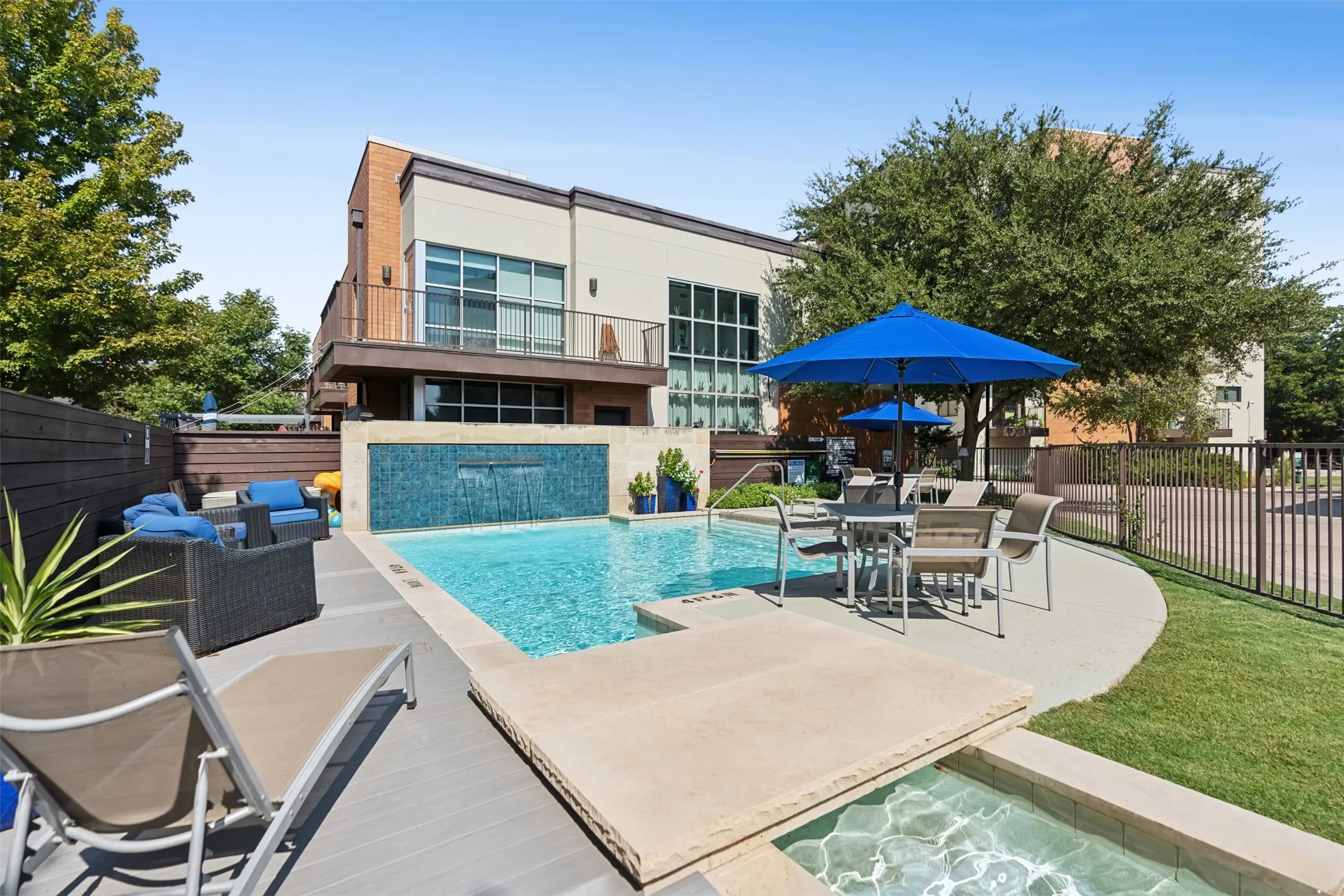 Condominium For Rent in Tarrant County , 2608 Museum Way 3202, Fort Worth, Texas 76107, 1 Bedroom, 2 Bathroom, 1 Garage spaces, 1,170 Sqft, built in 2006, mls#21386707, Real Estate Agent in Fort Worth, Homes For Rent in Tarrant county, Homes For Rent in Fort Worth, Realtor in Fort Worth Texas, Real Estate Brokerage Independent Realty Texas, Luminita Cordes Realtor