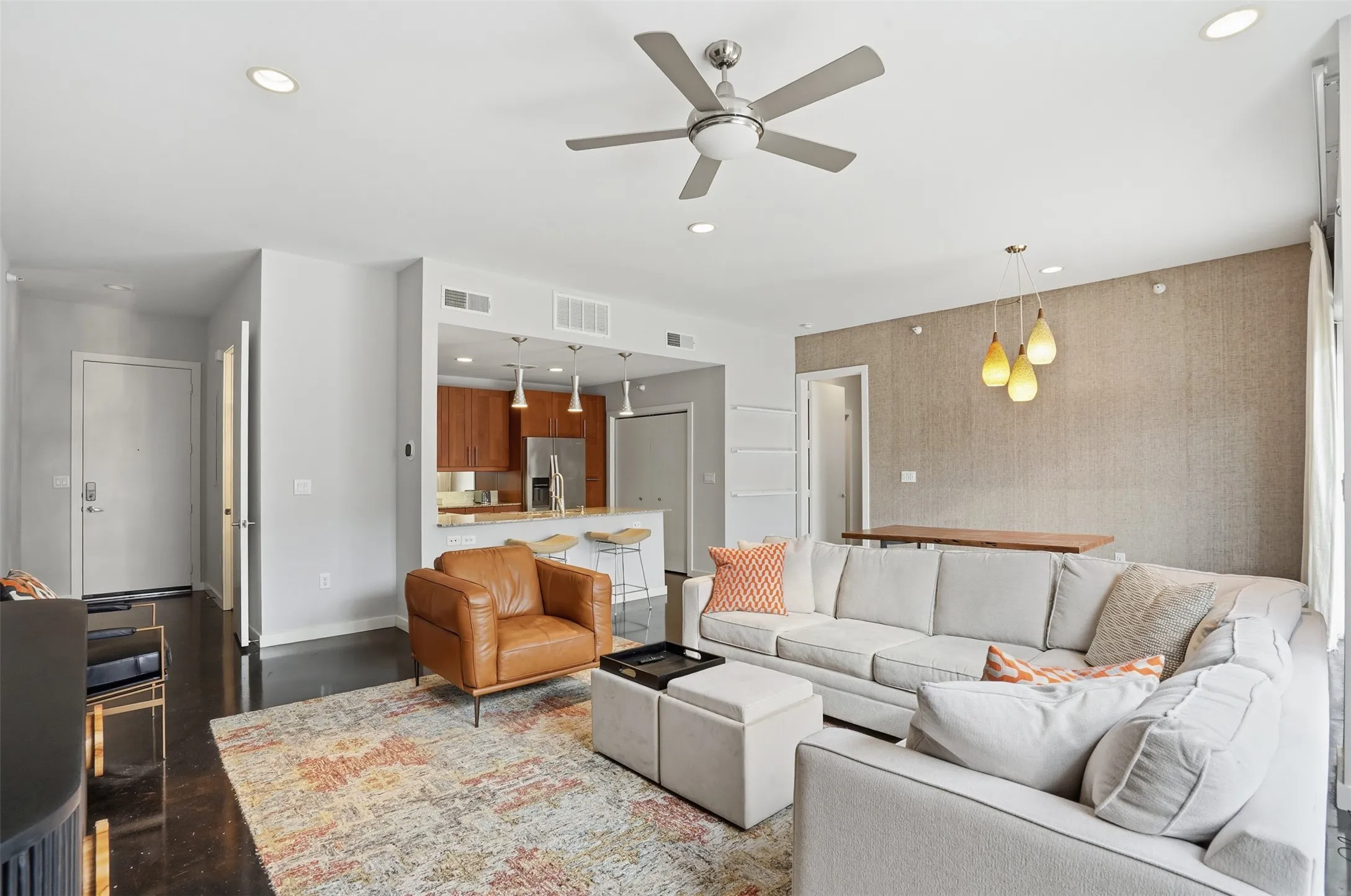 Condominium For Rent in Tarrant County , 2608 Museum Way 3202, Fort Worth, Texas 76107, 1 Bedroom, 2 Bathroom, 1 Garage spaces, 1,170 Sqft, built in 2006, mls#21386707, Real Estate Agent in Fort Worth, Homes For Rent in Tarrant county, Homes For Rent in Fort Worth, Realtor in Fort Worth Texas, Real Estate Brokerage Independent Realty Texas, Luminita Cordes Realtor