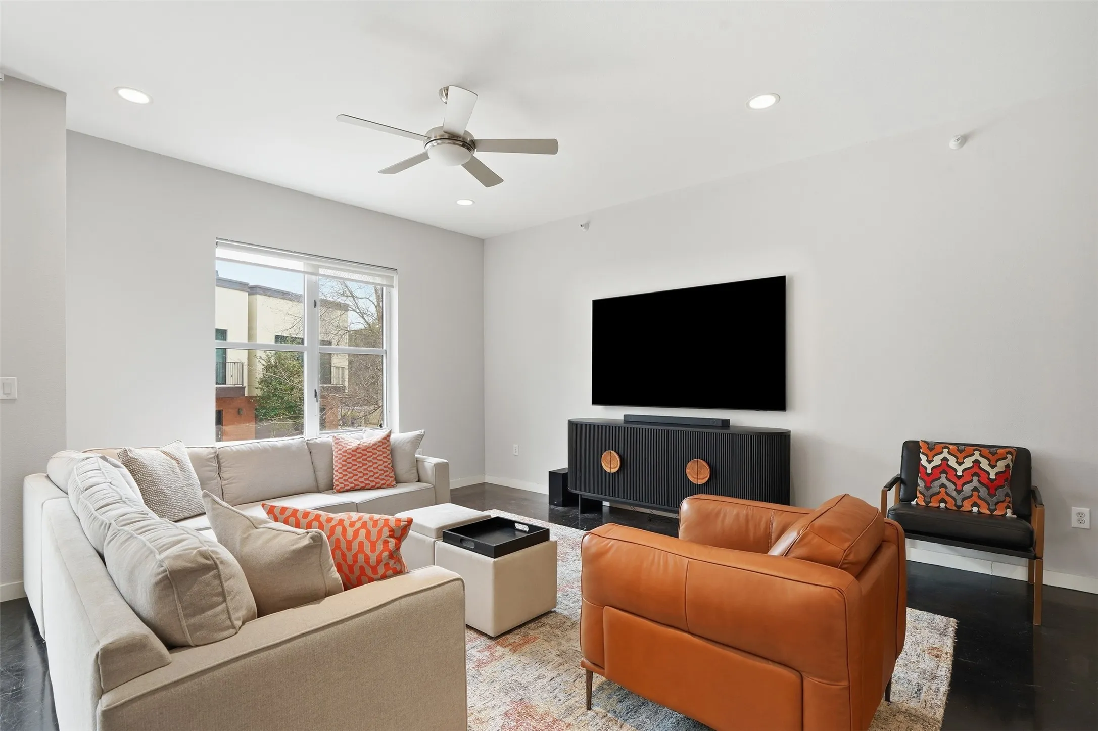 Condominium For Rent in Tarrant County , 2608 Museum Way 3202, Fort Worth, Texas 76107, 1 Bedroom, 2 Bathroom, 1 Garage spaces, 1,170 Sqft, built in 2006, mls#21386707, Real Estate Agent in Fort Worth, Homes For Rent in Tarrant county, Homes For Rent in Fort Worth, Realtor in Fort Worth Texas, Real Estate Brokerage Independent Realty Texas, Luminita Cordes Realtor
