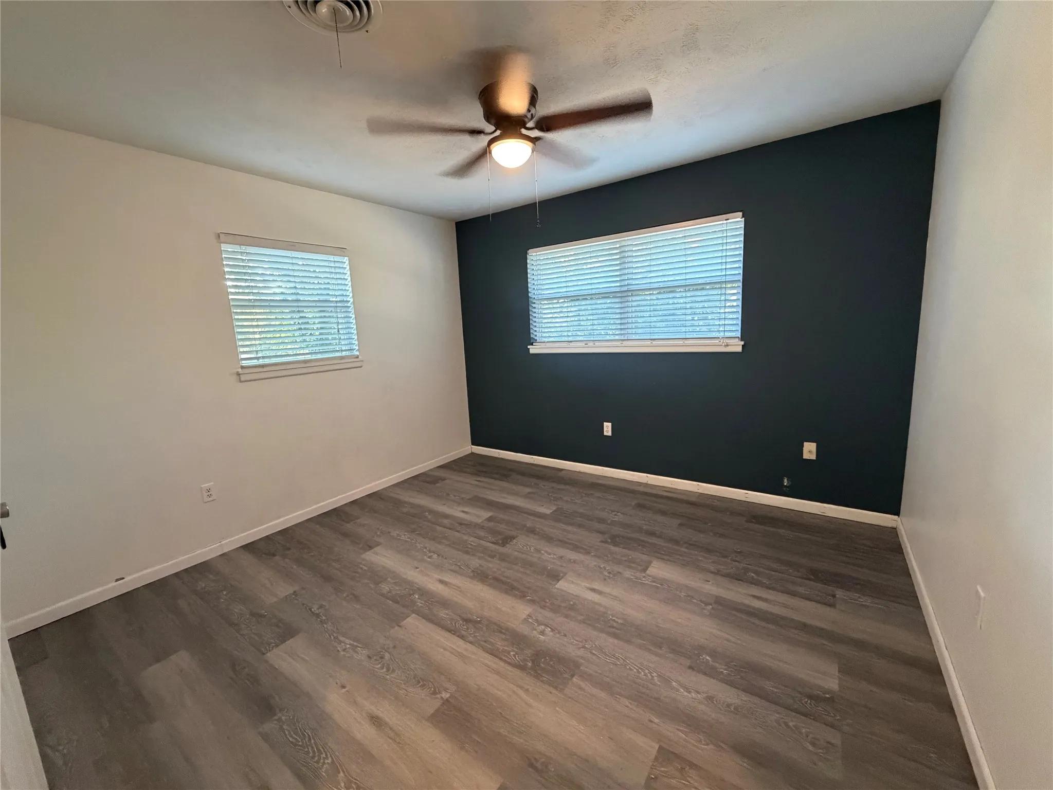 Single Family Residence For Rent in Parker County , 1437 W Ball Street, Weatherford, Texas 76086, 3 Bedroom, 2 Bathroom, 2 Garage spaces, 1,350 Sqft, built in 0, mls#21386362, Real Estate Agent in Weatherford, Homes For Rent in Parker county, Homes For Rent in Weatherford, Realtor in Weatherford Texas, Real Estate Brokerage Independent Realty Texas, Luminita Cordes Realtor