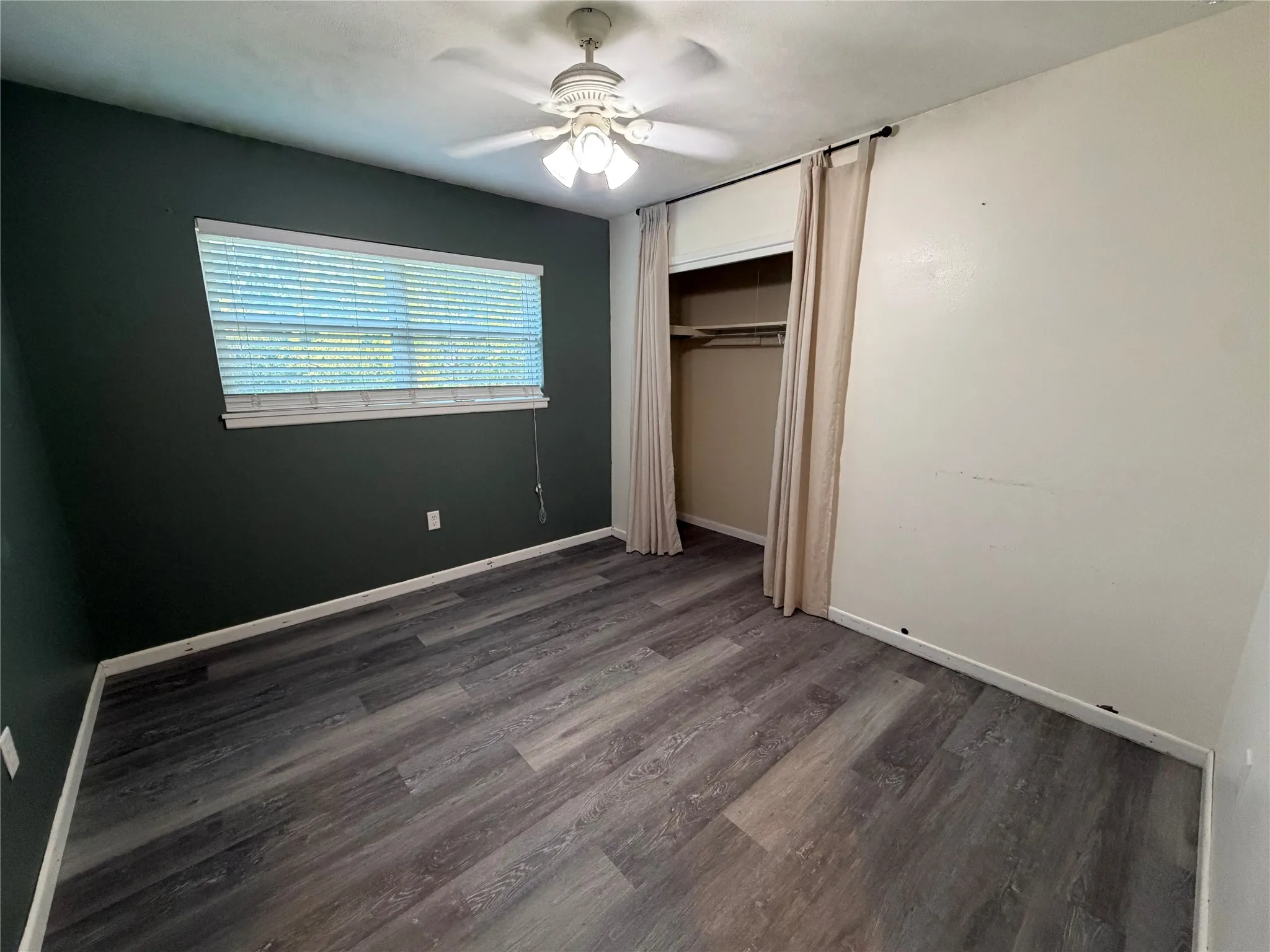 Single Family Residence For Rent in Parker County , 1437 W Ball Street, Weatherford, Texas 76086, 3 Bedroom, 2 Bathroom, 2 Garage spaces, 1,350 Sqft, built in 0, mls#21386362, Real Estate Agent in Weatherford, Homes For Rent in Parker county, Homes For Rent in Weatherford, Realtor in Weatherford Texas, Real Estate Brokerage Independent Realty Texas, Luminita Cordes Realtor