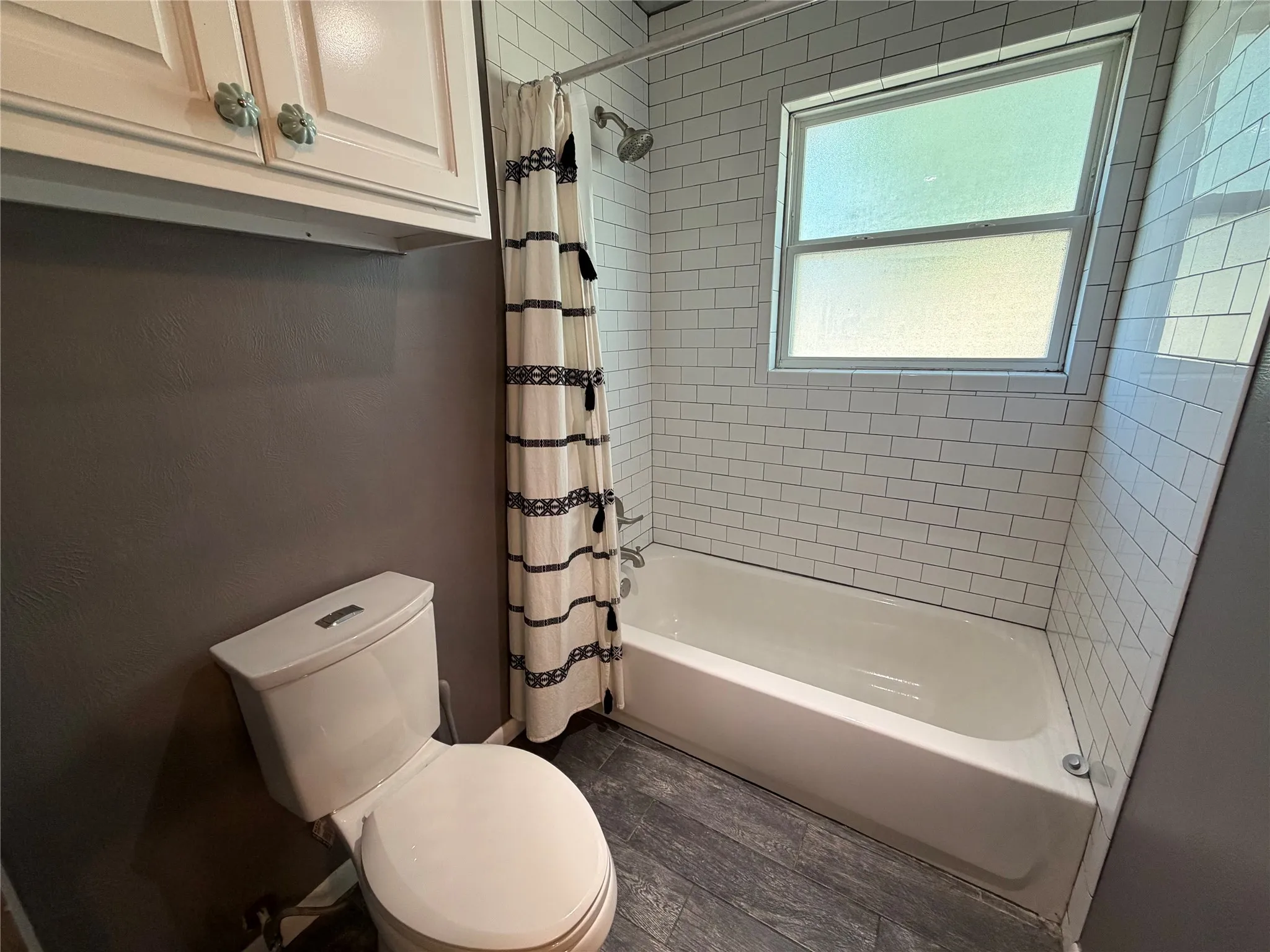 Single Family Residence For Rent in Parker County , 1437 W Ball Street, Weatherford, Texas 76086, 3 Bedroom, 2 Bathroom, 2 Garage spaces, 1,350 Sqft, built in 0, mls#21386362, Real Estate Agent in Weatherford, Homes For Rent in Parker county, Homes For Rent in Weatherford, Realtor in Weatherford Texas, Real Estate Brokerage Independent Realty Texas, Luminita Cordes Realtor