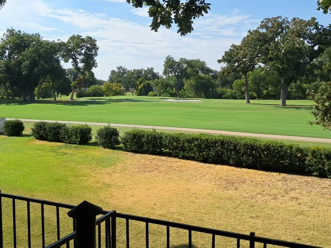 Condominium For Sale in Tarrant County , 4042 Ridglea Country Club Drive 1107, Fort Worth, Texas 76126, 1 Bedroom, 1 Bathroom, Garage spaces, 936 Sqft, built in 1968, mls#21386633, Real Estate Agent in Fort Worth, Homes For Sale in Tarrant county, Homes For Sale in Fort Worth, Realtor in Fort Worth Texas, Real Estate Brokerage Independent Realty Texas, Luminita Cordes Realtor