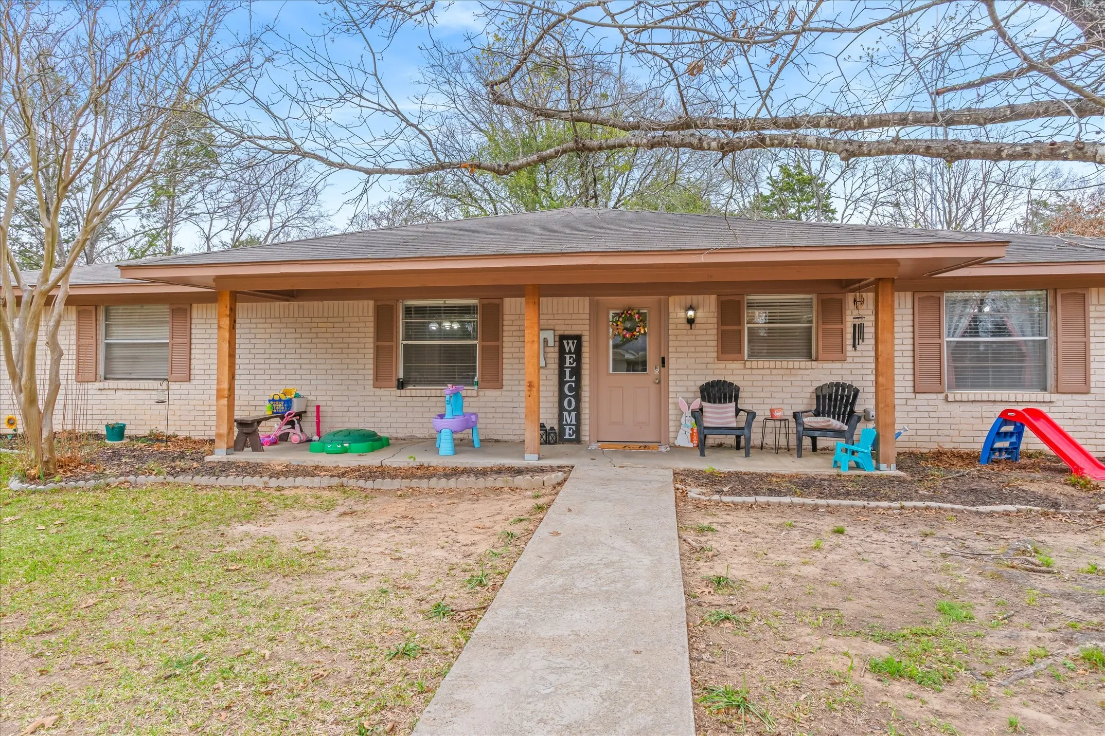 Single Family Residence For Sale in Van Zandt County , 700 Amy Street, Canton, Texas 75103, 3 Bedroom, 2 Bathroom, 2 Garage spaces, 1,581 Sqft, built in 1970, mls#21386720, Real Estate Agent in Canton, Homes For Sale in Van Zandt county, Homes For Sale in Canton, Realtor in Canton Texas, Real Estate Brokerage Independent Realty Texas, Luminita Cordes Realtor