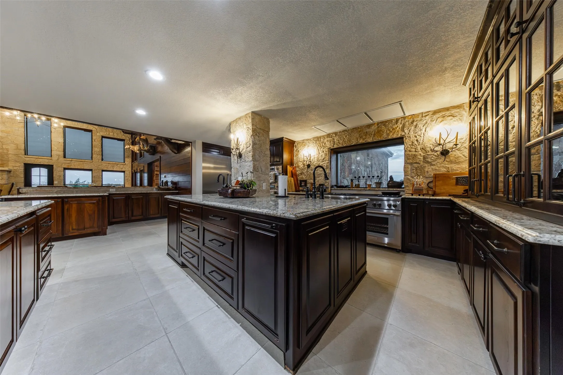 Single Family Residence For Sale in Mills County , 890 N FM 573, Mullin, Texas 76864, 6 Bedroom, 6 Bathroom, 5 Garage spaces, 7,242 Sqft, built in 2014, mls#21386437, Real Estate Agent in Mullin, Homes For Sale in Mills county, Homes For Sale in Mullin, Realtor in Mullin Texas, Real Estate Brokerage Independent Realty Texas, Luminita Cordes Realtor