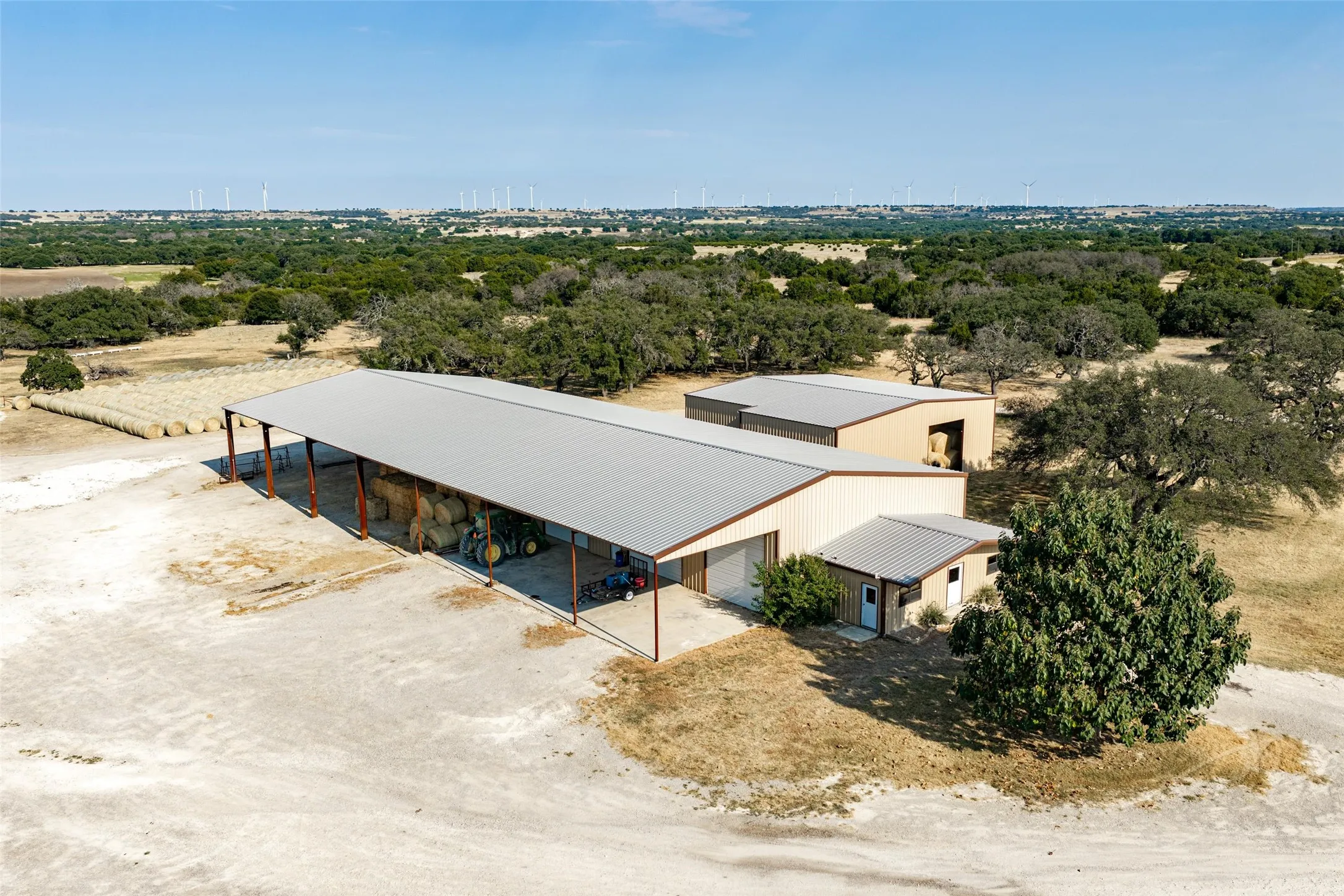 Single Family Residence For Sale in Mills County , 890 N FM 573, Mullin, Texas 76864, 6 Bedroom, 6 Bathroom, 5 Garage spaces, 7,242 Sqft, built in 2014, mls#21386437, Real Estate Agent in Mullin, Homes For Sale in Mills county, Homes For Sale in Mullin, Realtor in Mullin Texas, Real Estate Brokerage Independent Realty Texas, Luminita Cordes Realtor