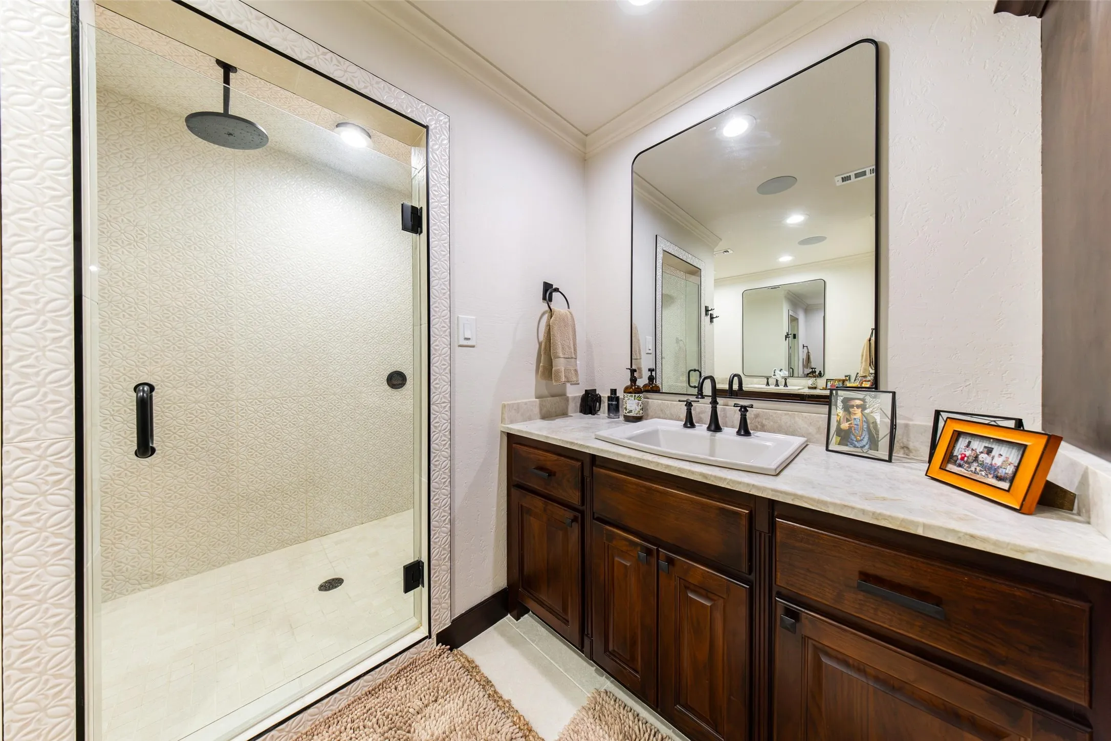 Single Family Residence For Sale in Mills County , 890 N FM 573, Mullin, Texas 76864, 6 Bedroom, 6 Bathroom, 5 Garage spaces, 7,242 Sqft, built in 2014, mls#21386437, Real Estate Agent in Mullin, Homes For Sale in Mills county, Homes For Sale in Mullin, Realtor in Mullin Texas, Real Estate Brokerage Independent Realty Texas, Luminita Cordes Realtor