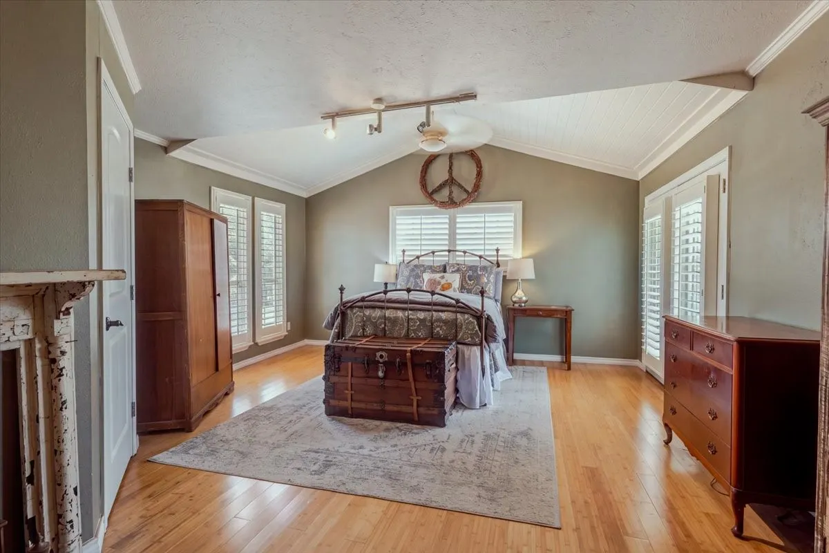 Single Family Residence For Sale in Hood County , 6515 Contrary Creek Road, Granbury, Texas 76048, 2 Bedroom, 2 Bathroom, Garage spaces, 1,225 Sqft, built in 1994, mls#21386456, Real Estate Agent in Granbury, Homes For Sale in Hood county, Homes For Sale in Granbury, Realtor in Granbury Texas, Real Estate Brokerage Independent Realty Texas, Luminita Cordes Realtor