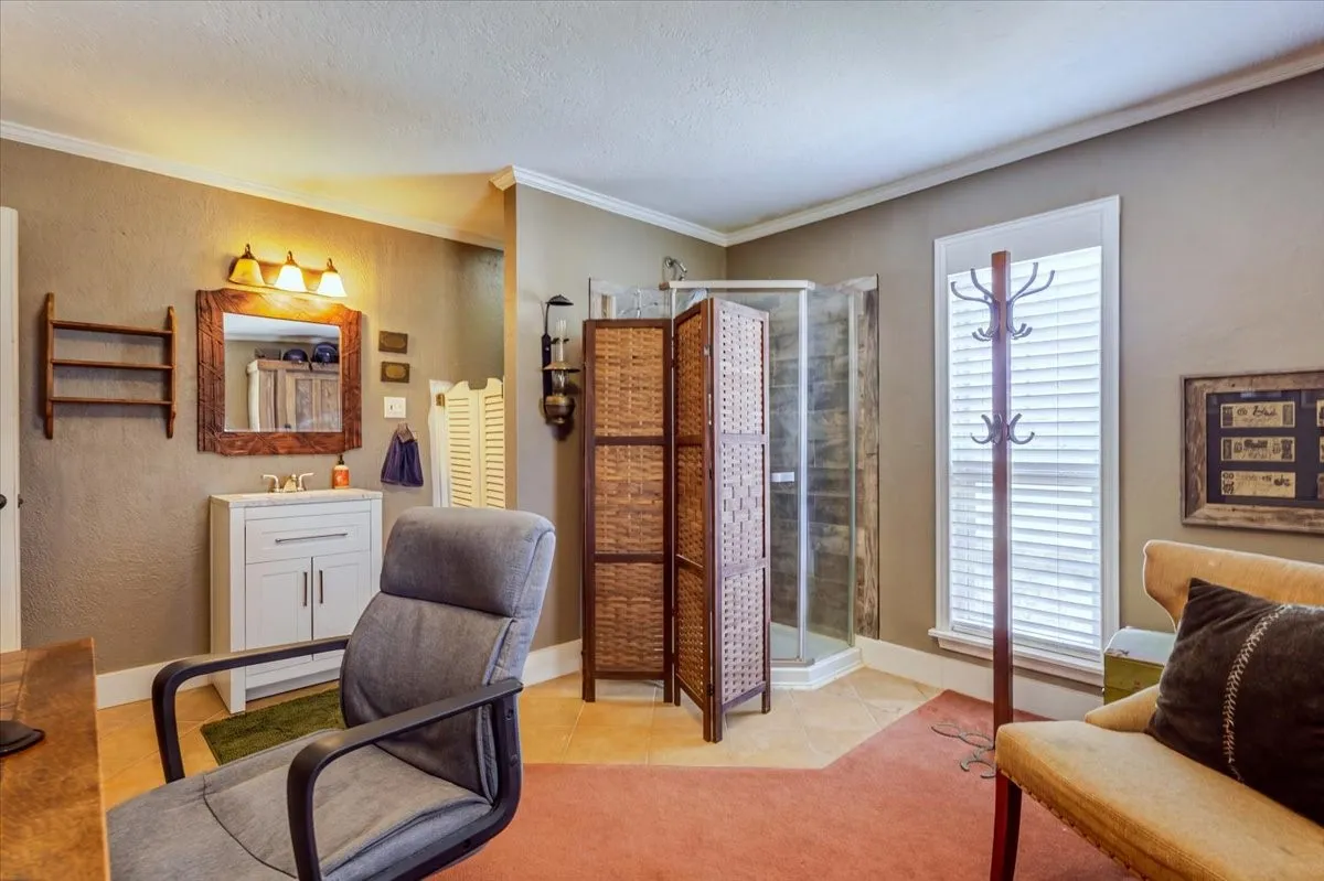Single Family Residence For Sale in Hood County , 6515 Contrary Creek Road, Granbury, Texas 76048, 2 Bedroom, 2 Bathroom, Garage spaces, 1,225 Sqft, built in 1994, mls#21386456, Real Estate Agent in Granbury, Homes For Sale in Hood county, Homes For Sale in Granbury, Realtor in Granbury Texas, Real Estate Brokerage Independent Realty Texas, Luminita Cordes Realtor